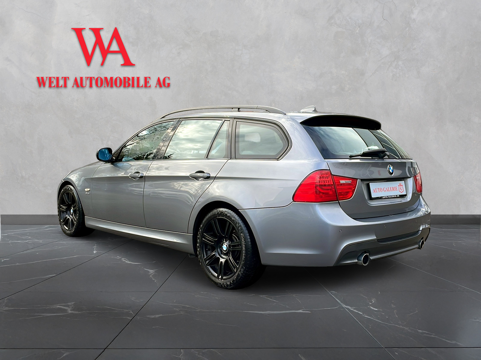 BMW 335i xDrive Touring Steptronic-showroom-element-2