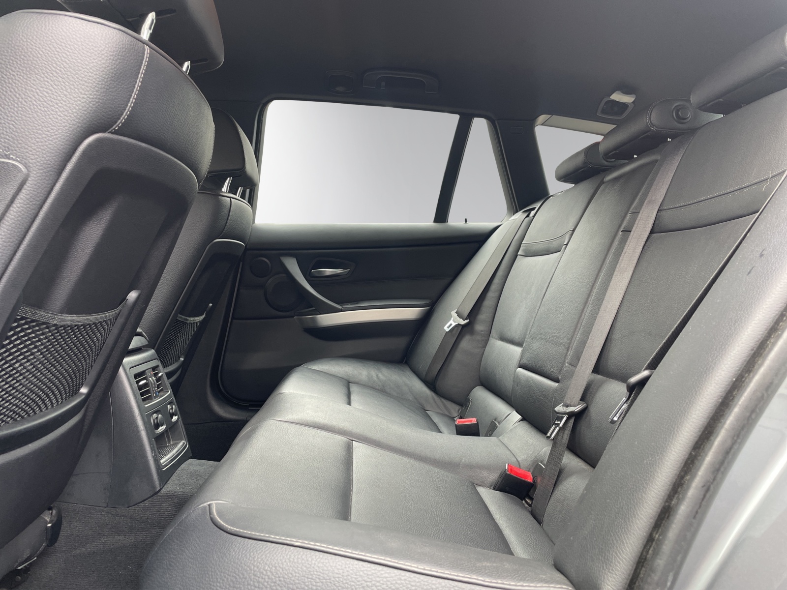 BMW 335i xDrive Touring Steptronic-image-11