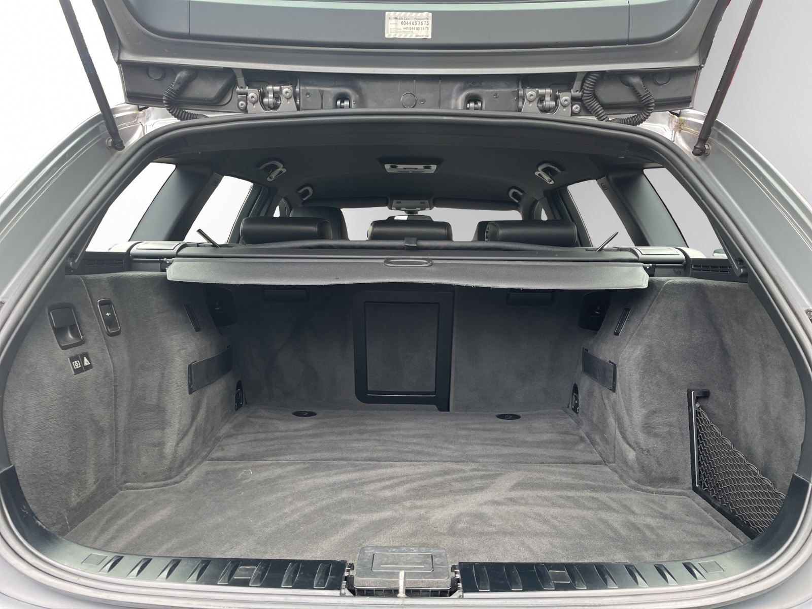 BMW 335i xDrive Touring Steptronic-image-18