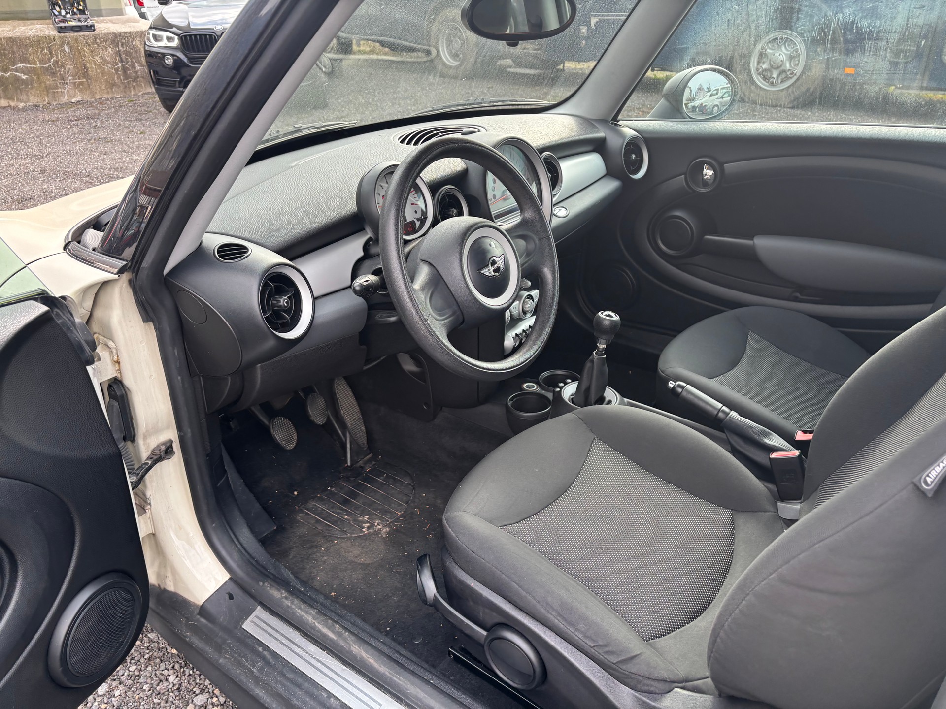 MINI One-image-9