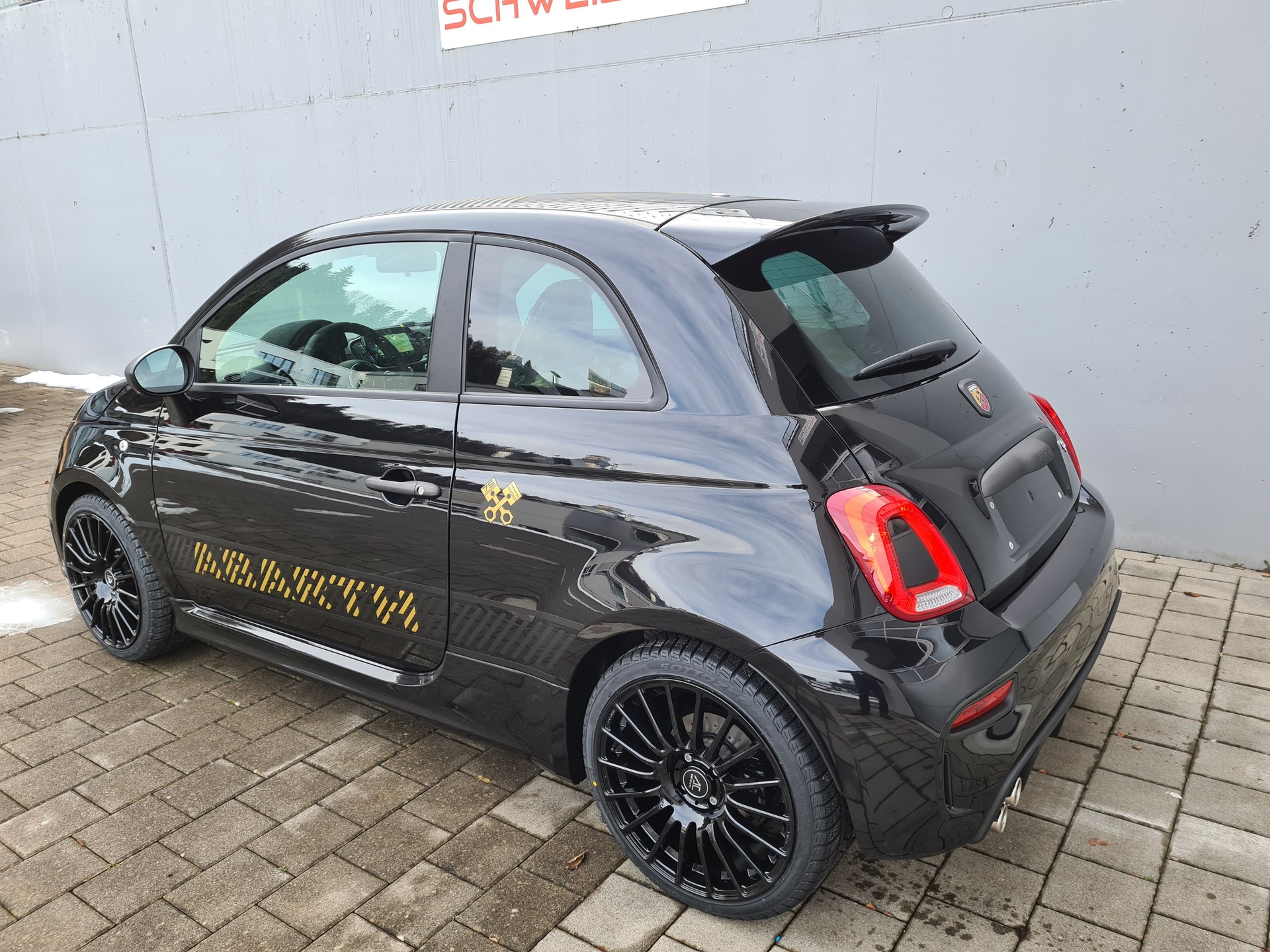FIAT 695 1.4 16V Turbo Abarth 75° Anniversario-image-7