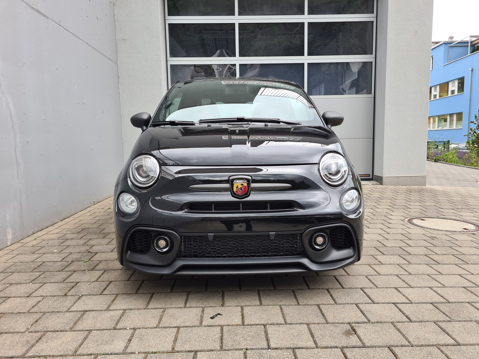 FIAT 695 1.4 16V Turbo Abarth 75° Anniversario-image-5