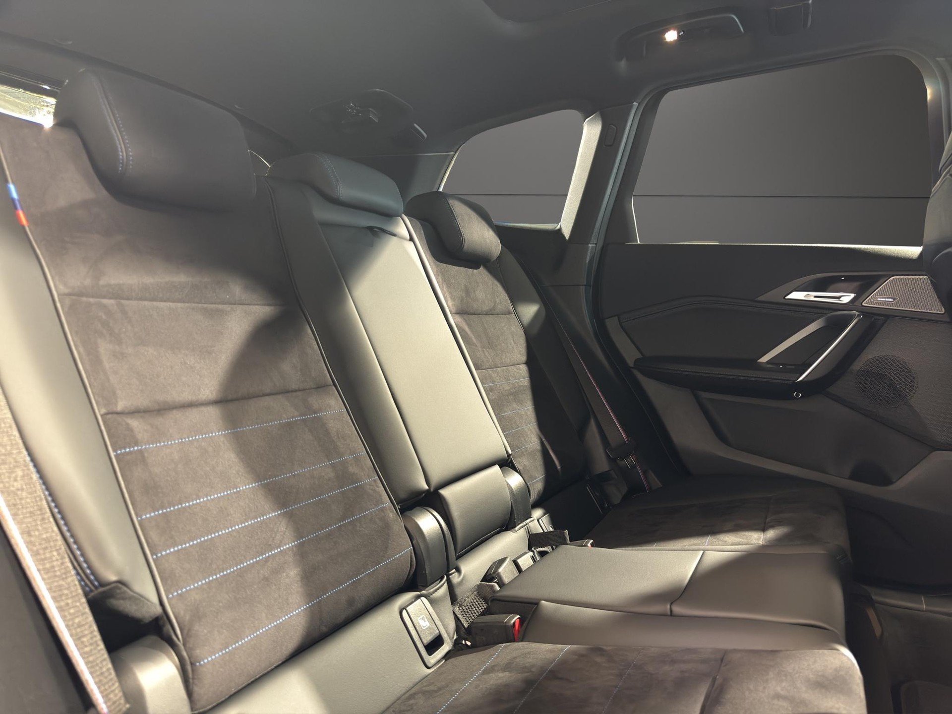 BMW X1 23i xDrive-image-16