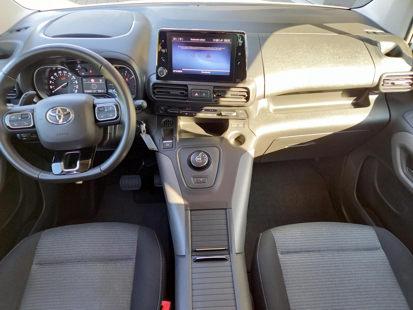 TOYOTA Proace City Verso 1.2 Trend Medium Automatik-image-4