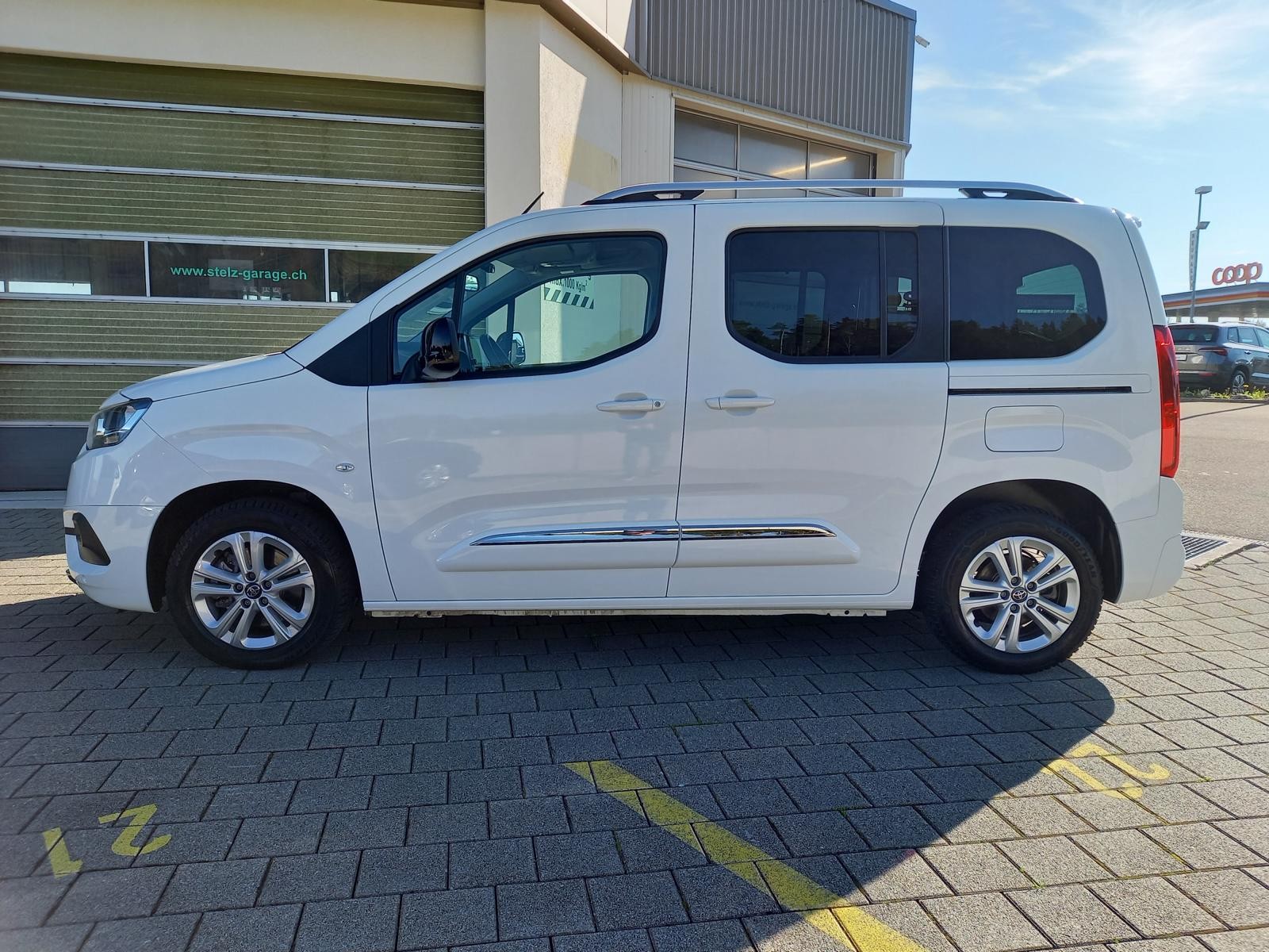 TOYOTA Proace City Verso 1.2 Trend Medium Automatik-showroom-element-2