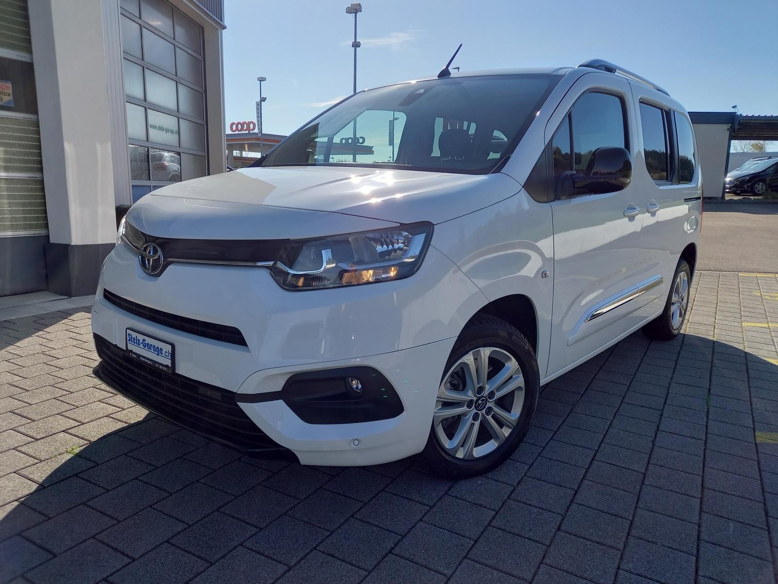 TOYOTA Proace City Verso 1.2 Trend Medium Automatik
