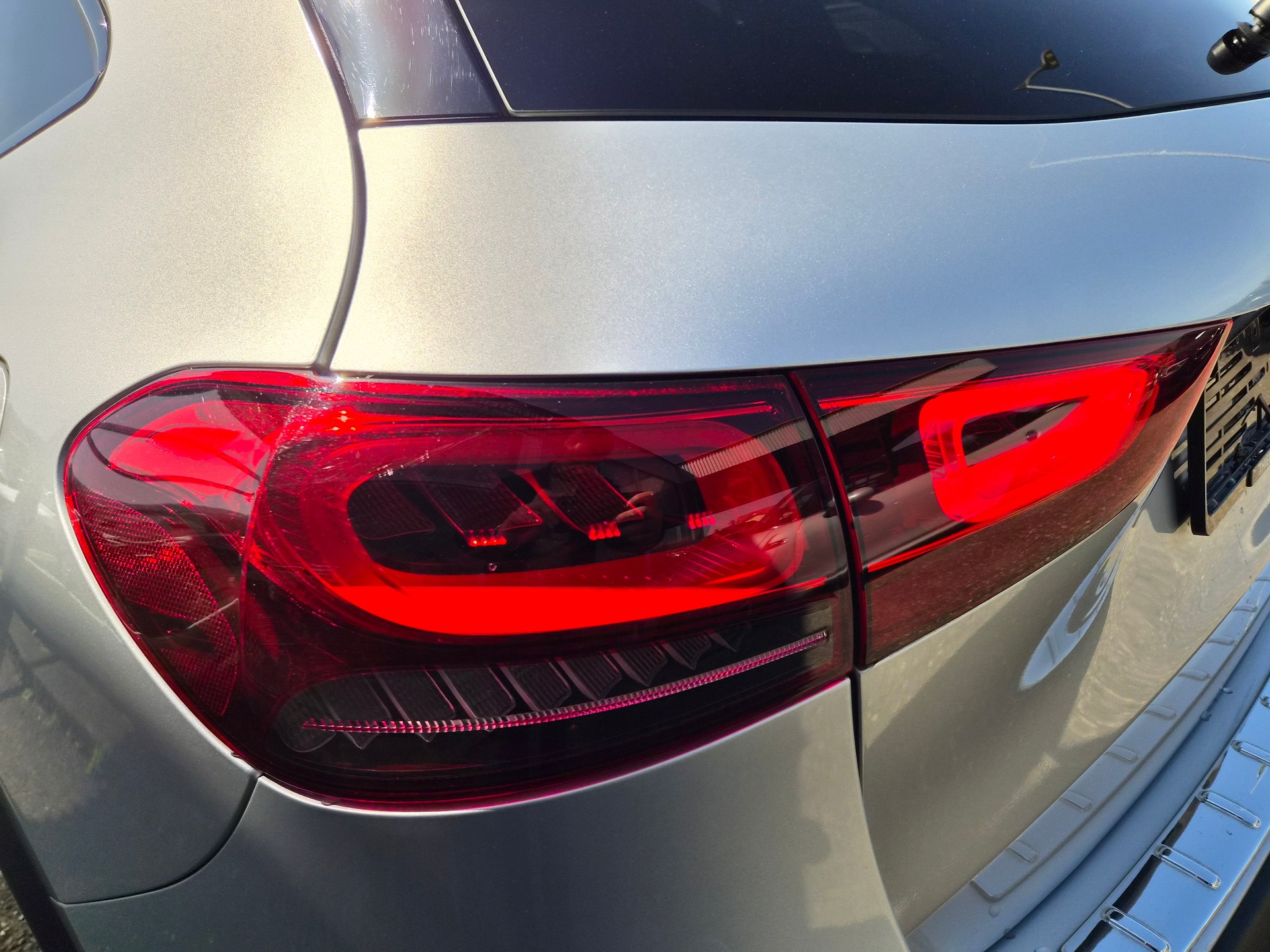 MERCEDES-BENZ GLA 250 4Matic AMG Line 8G-DCT-image-26