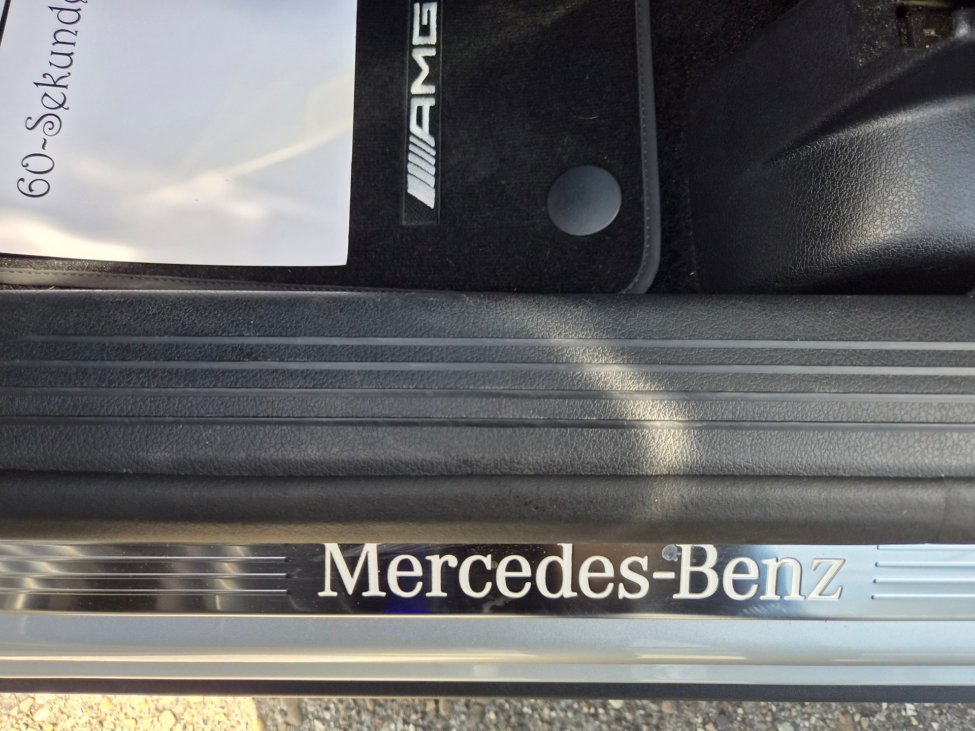 MERCEDES-BENZ GLA 250 4Matic AMG Line 8G-DCT-image-23