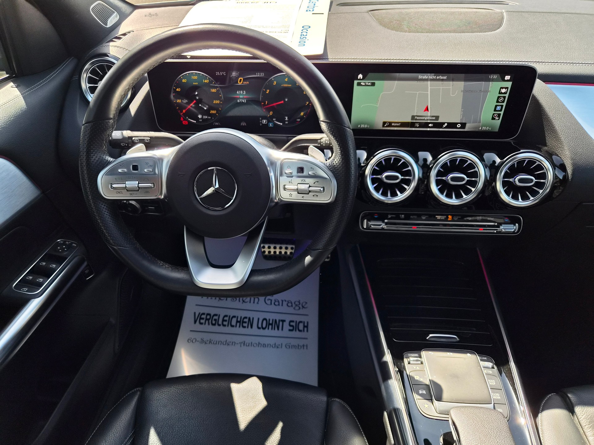 MERCEDES-BENZ GLA 250 4Matic AMG Line 8G-DCT-image-14