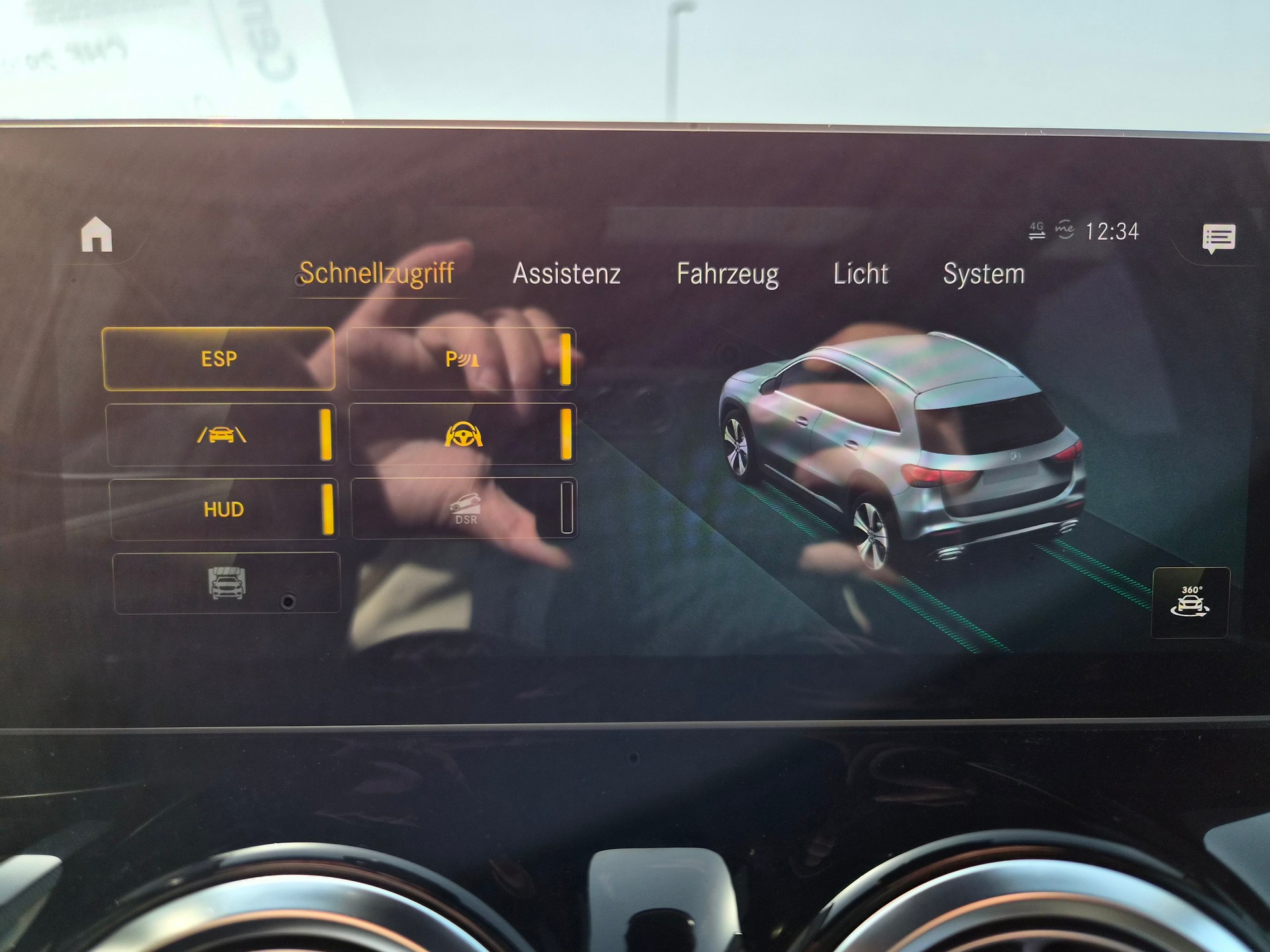 MERCEDES-BENZ GLA 250 4Matic AMG Line 8G-DCT-image-19
