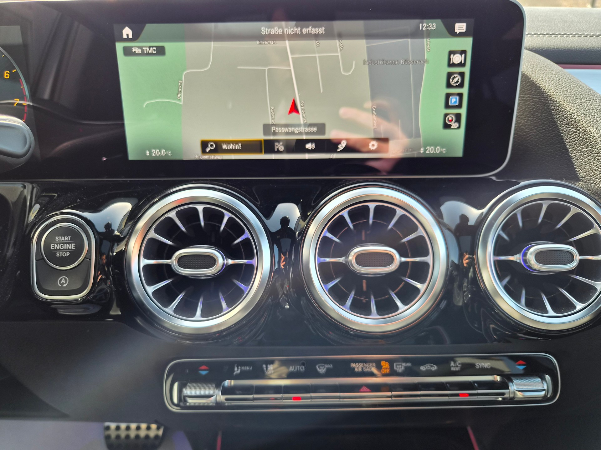 MERCEDES-BENZ GLA 250 4Matic AMG Line 8G-DCT-image-17