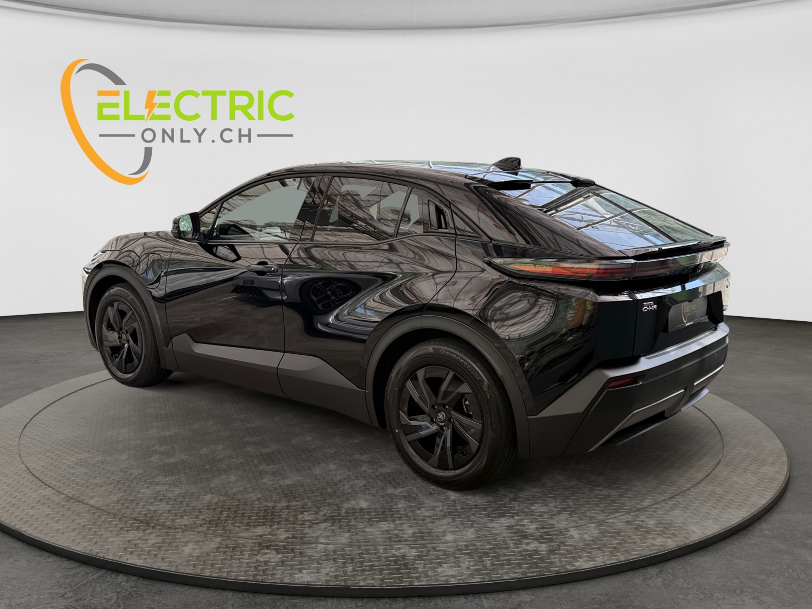 TOYOTA C-HR+ 77 kWh Style FWD-showroom-element-2