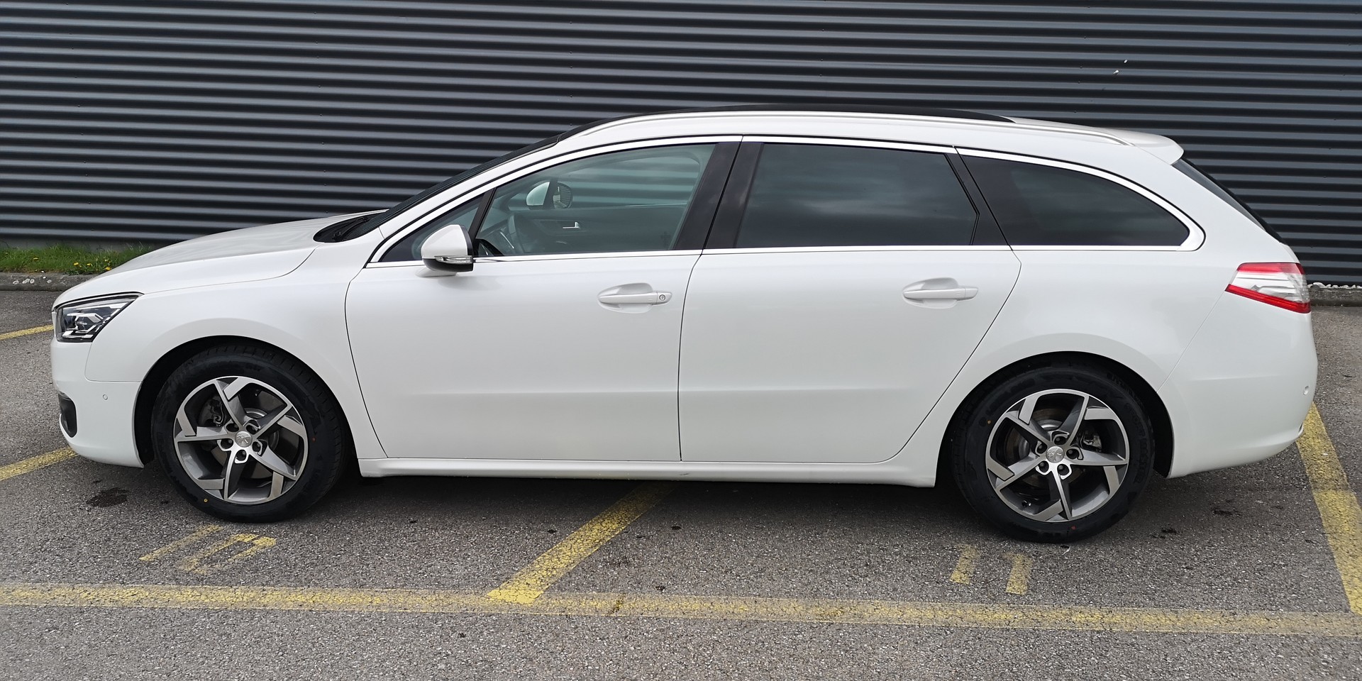 PEUGEOT 508 SW 2.0 BlueHDi GT EAT6-image-2