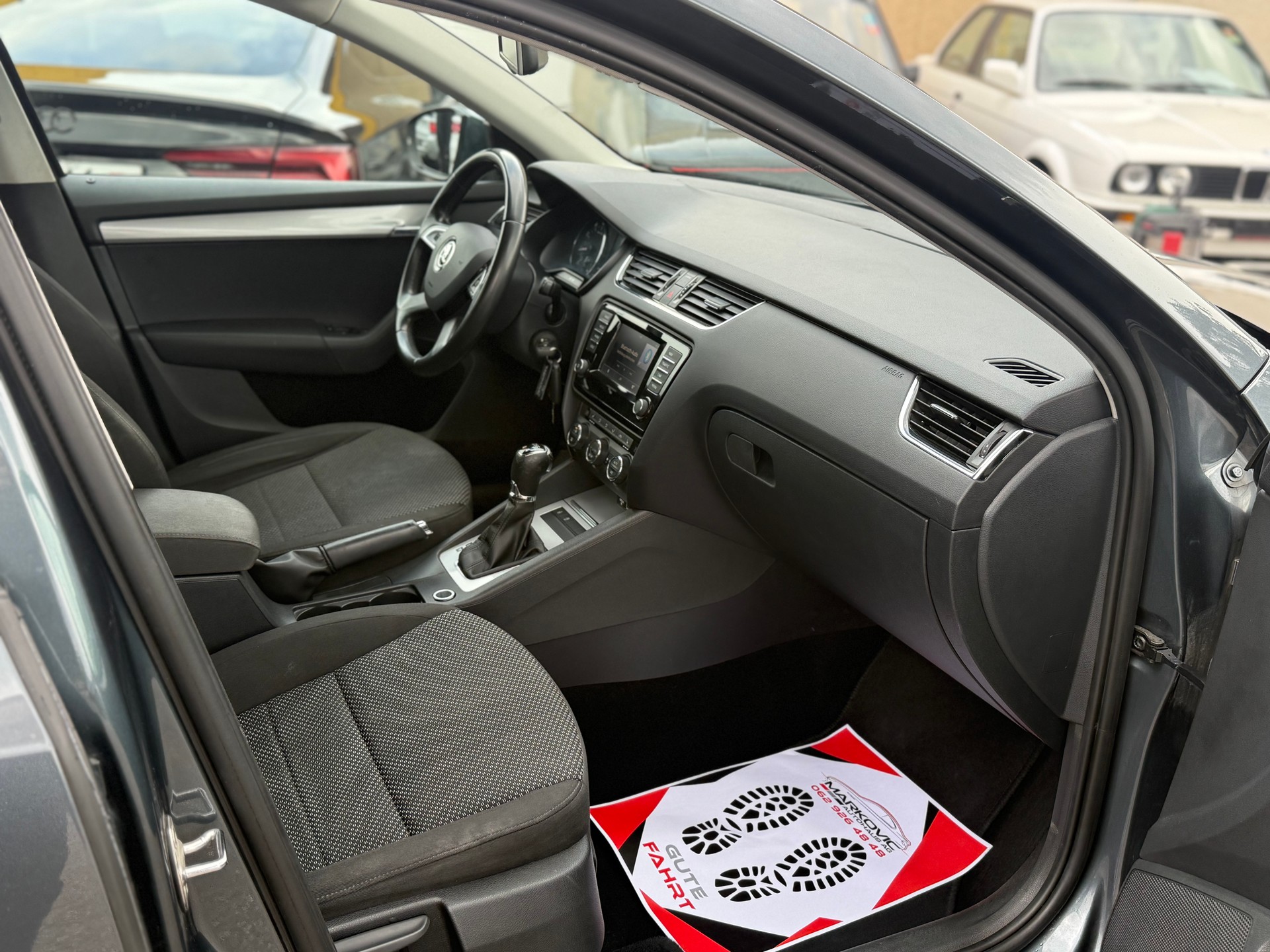 SKODA Octavia Combi 1.8 TSI Ambition 4x4 DSG-image-14
