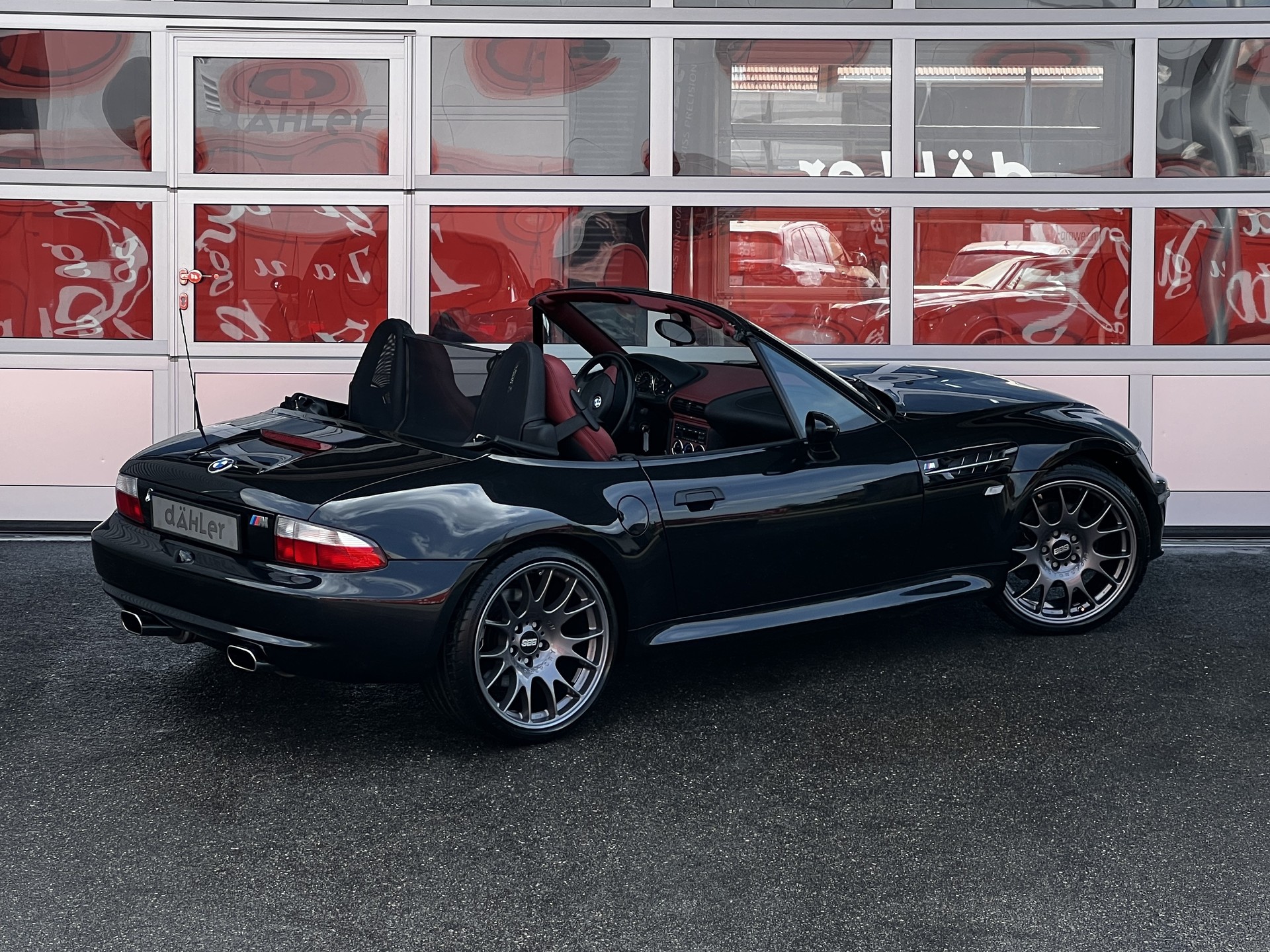 BMW M Roadster-showroom-element-2