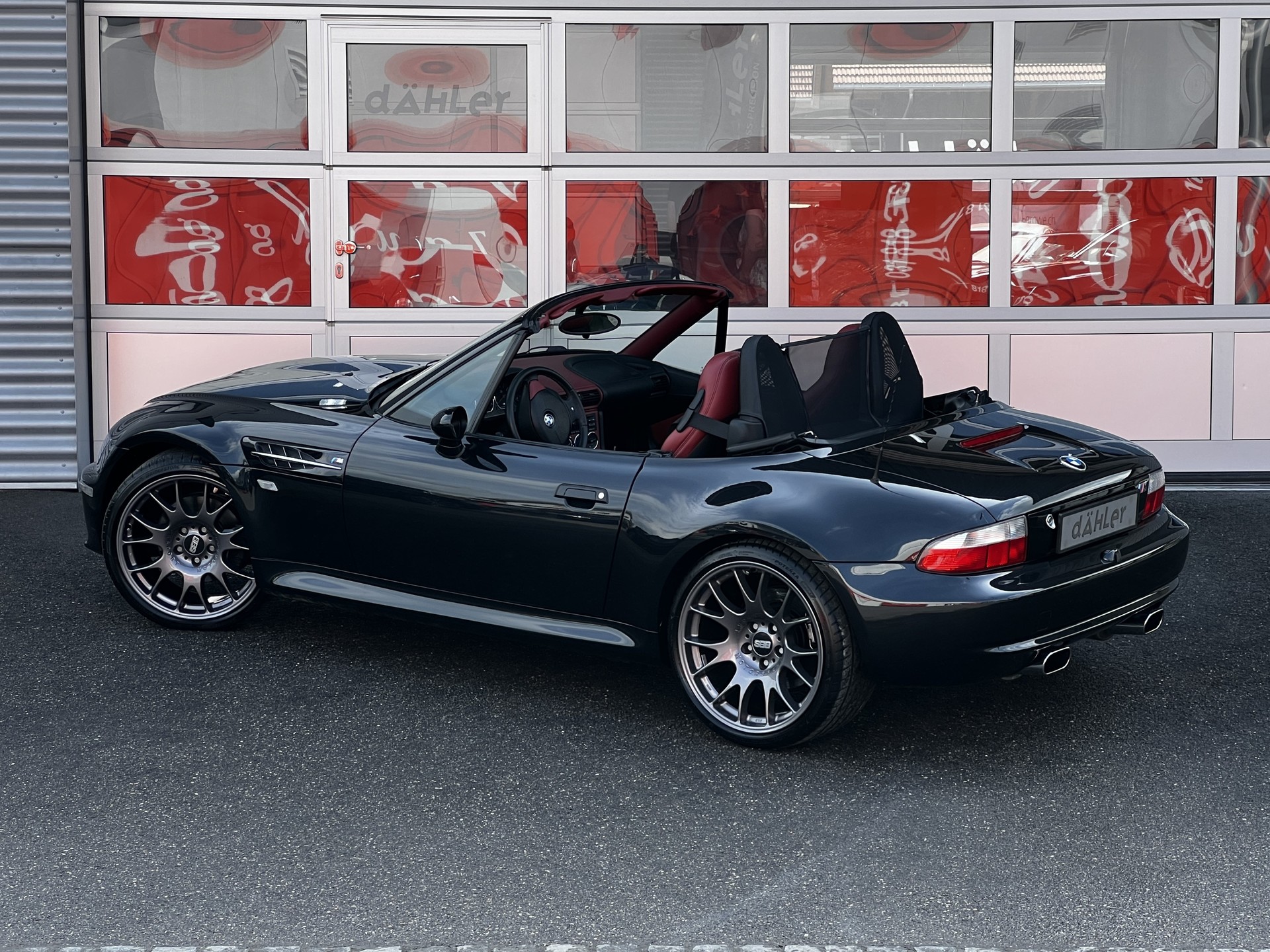 BMW M Roadster-showroom-element-3
