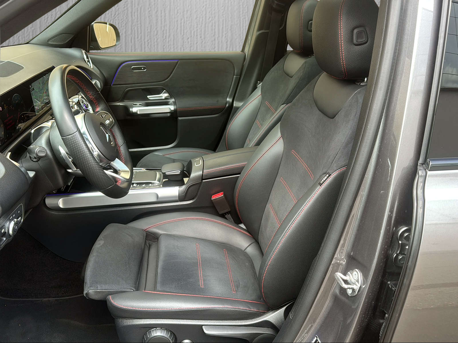 MERCEDES-BENZ GLB 250 4Matic AMG Line 8G-Tronic*Panoramadach*-image-7