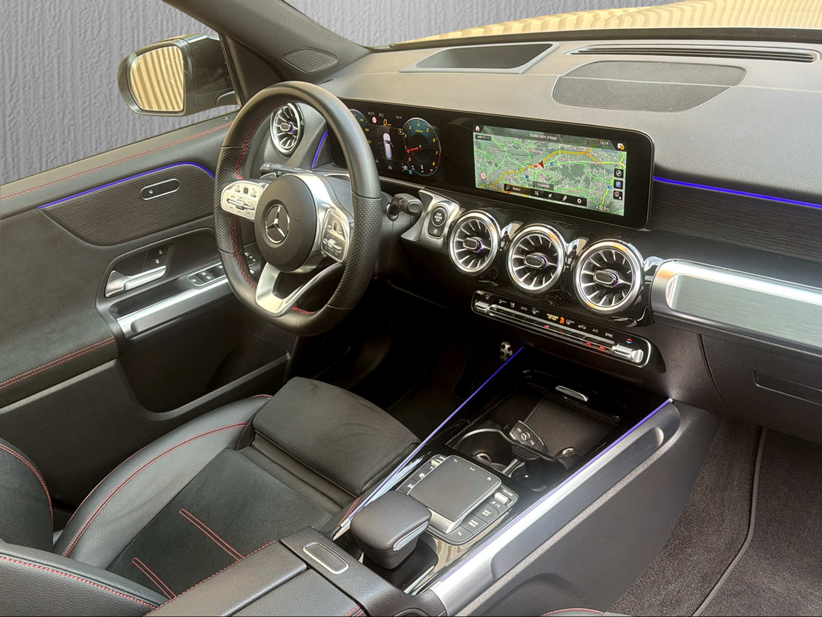 MERCEDES-BENZ GLB 250 4Matic AMG Line 8G-Tronic*Panoramadach*-image-11