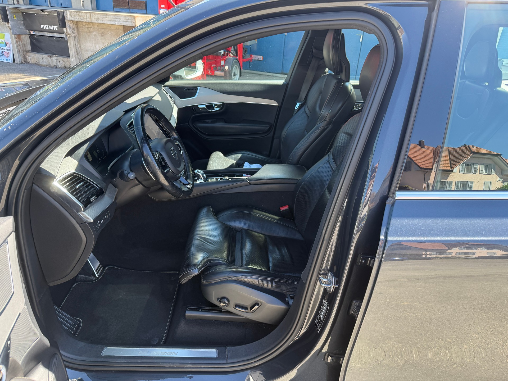 VOLVO XC90 T8 AWD R-Design Geartronic-image-10