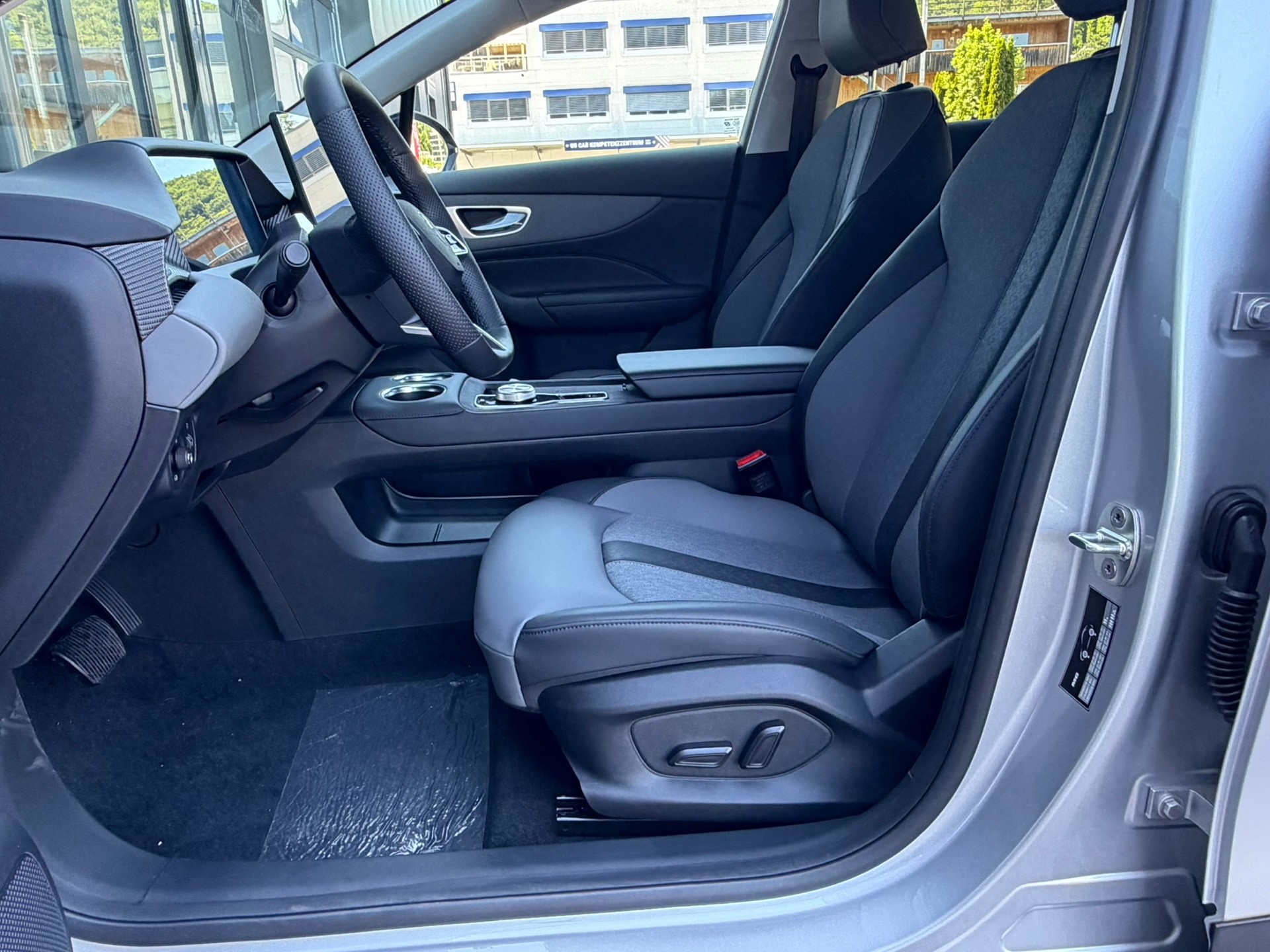 MG 4 EV 64kWh Premium-image-10