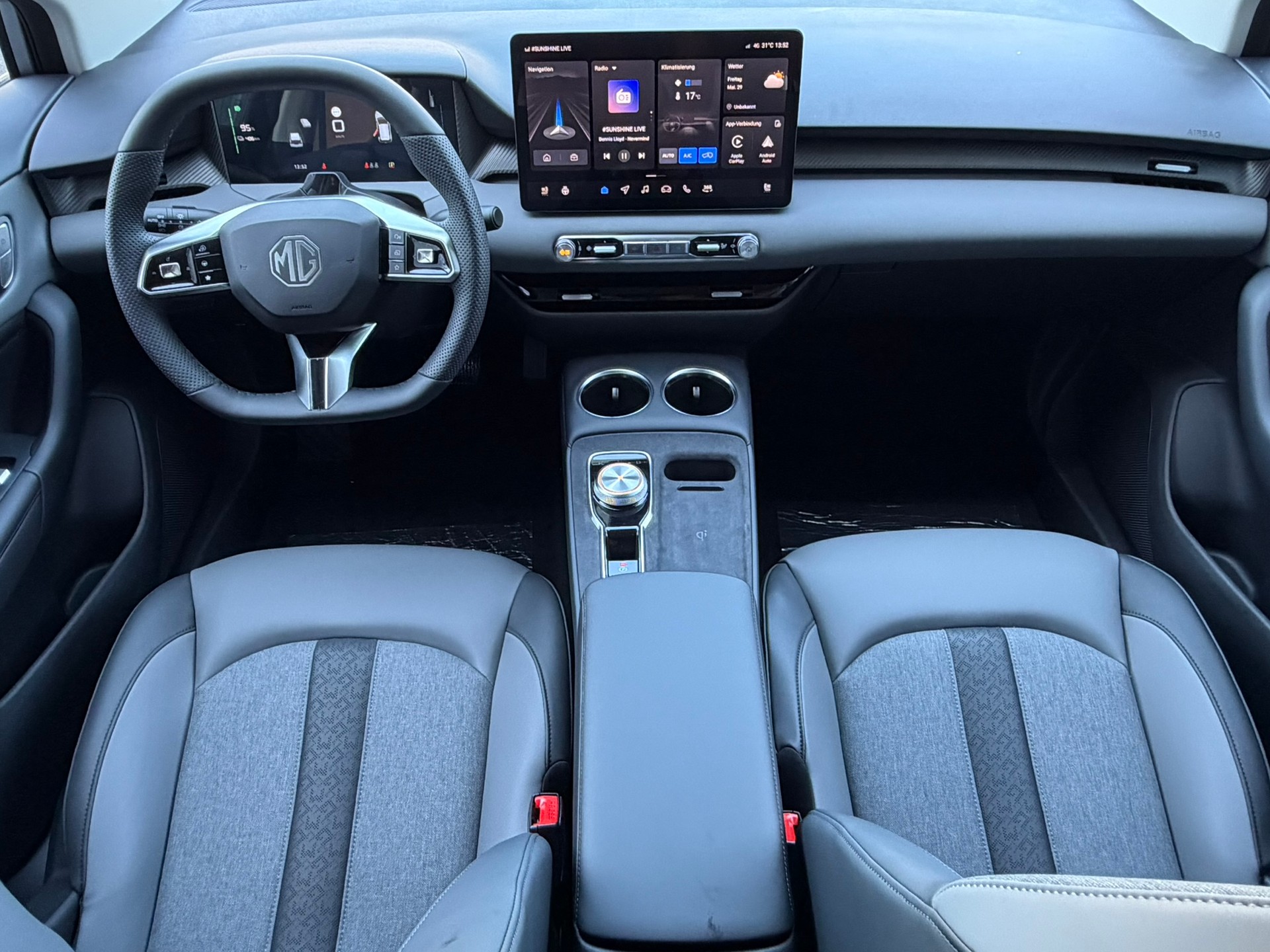MG 4 EV 64kWh Premium-image-14