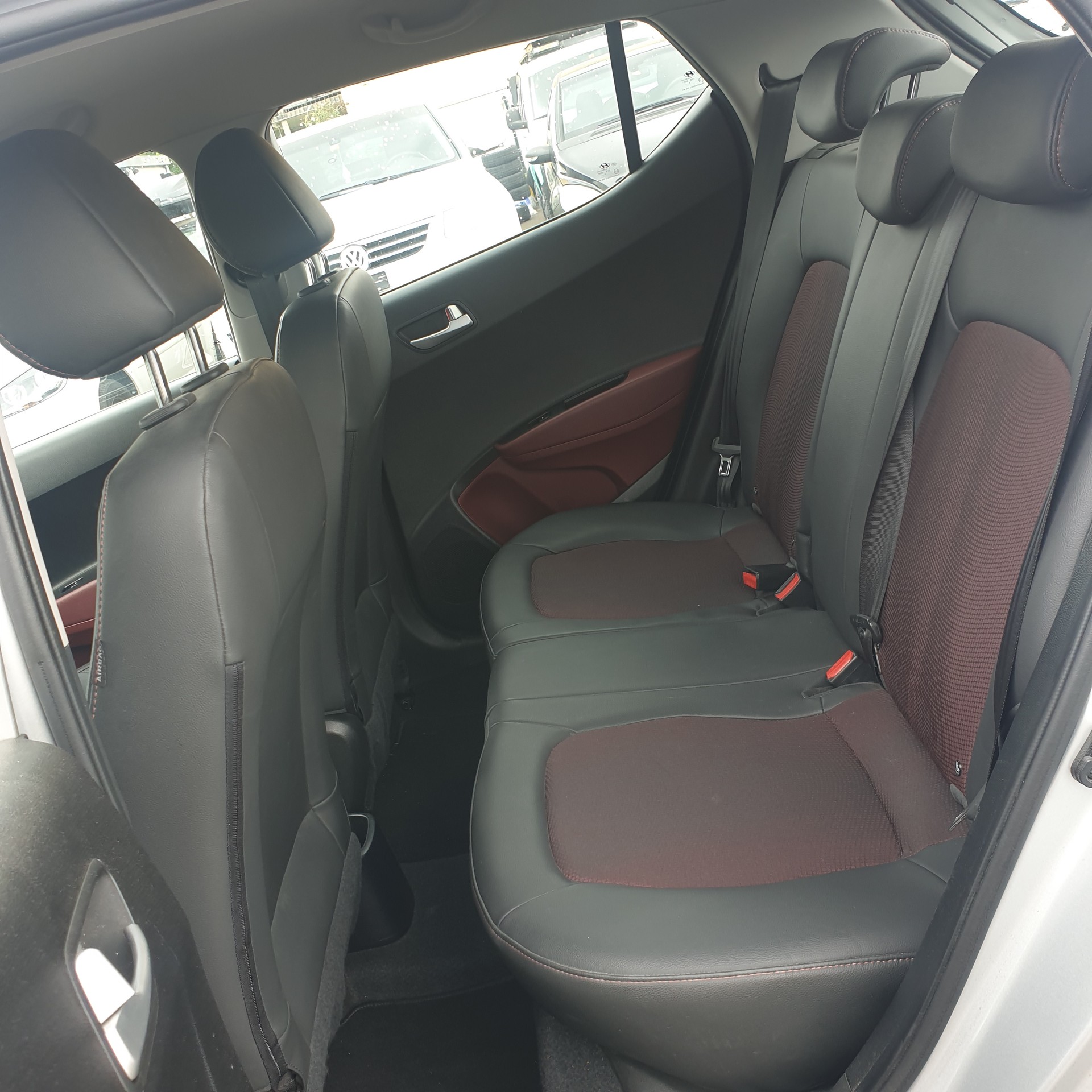 HYUNDAI i10 1.2 Amplia-image-9
