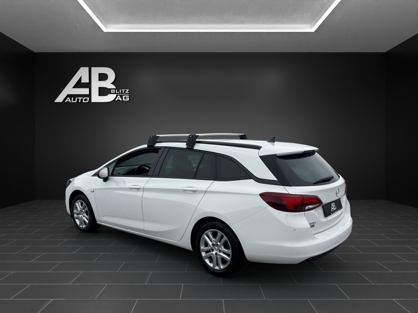 OPEL Astra Sports Tourer 1.2i Turbo Edition mit 145 PS-showroom-element-2