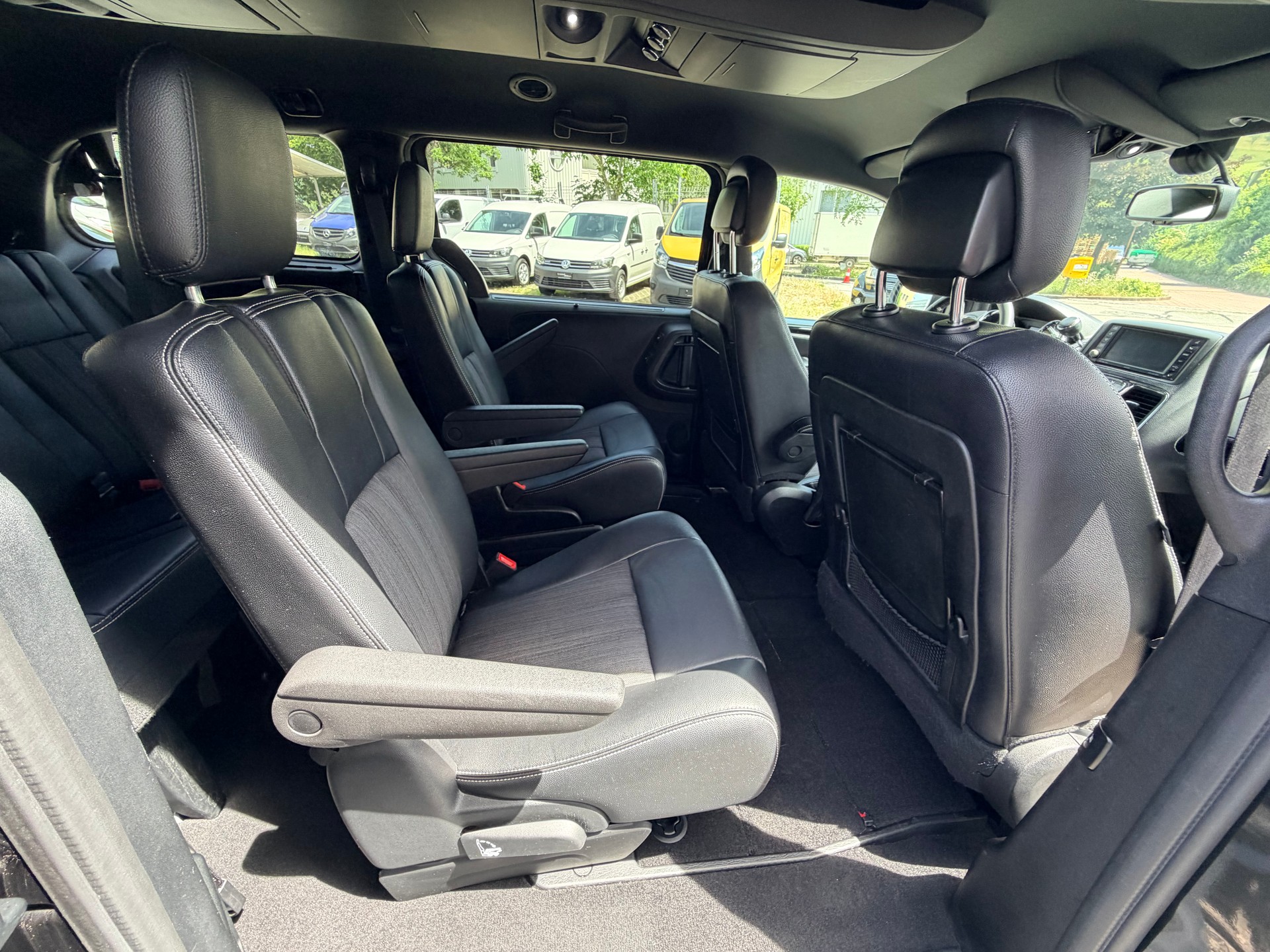 LANCIA Voyager 2.8D S Automatic-image-10