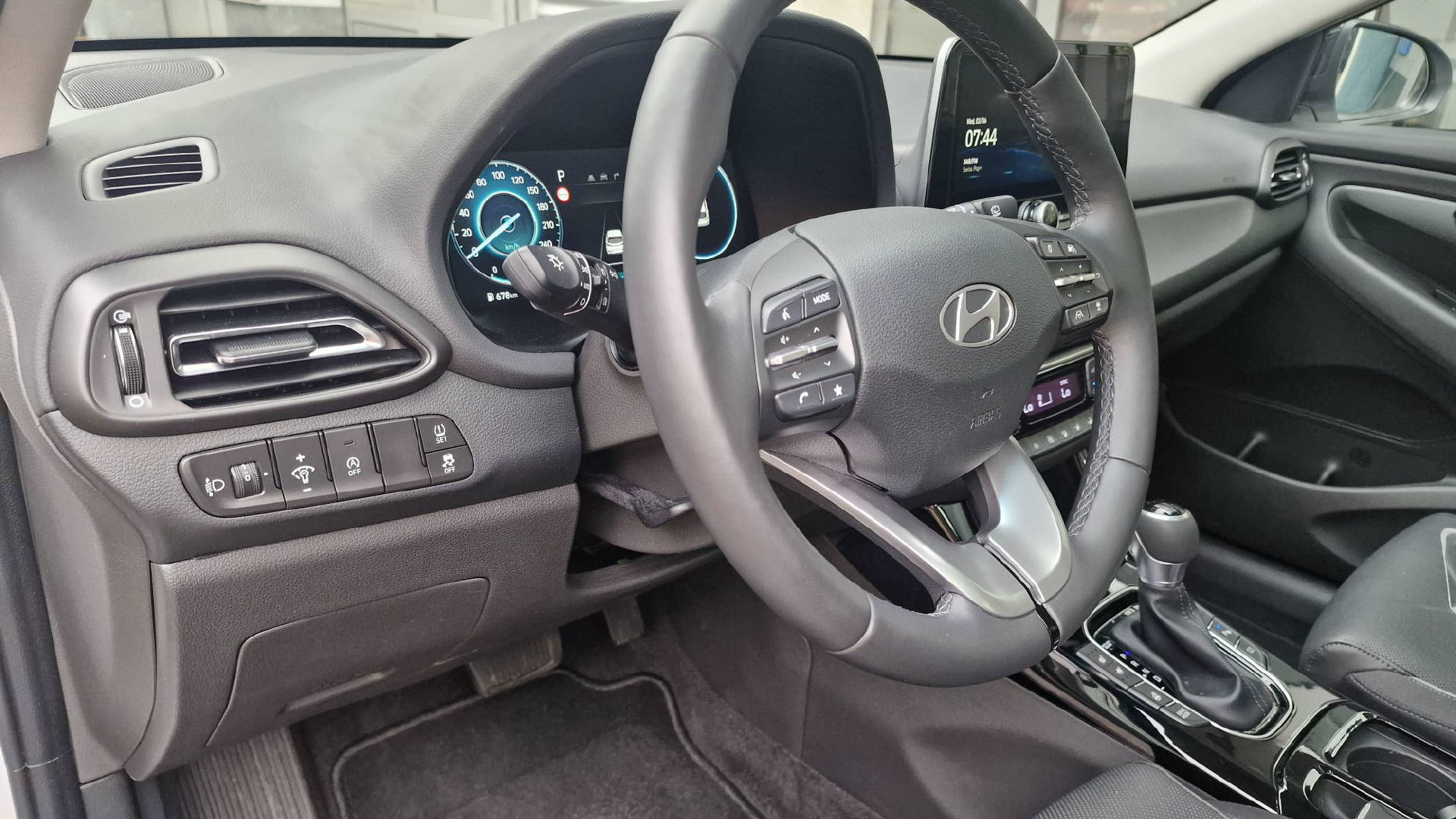 HYUNDAI i30 1.5 T-GDi Vertex-image-11