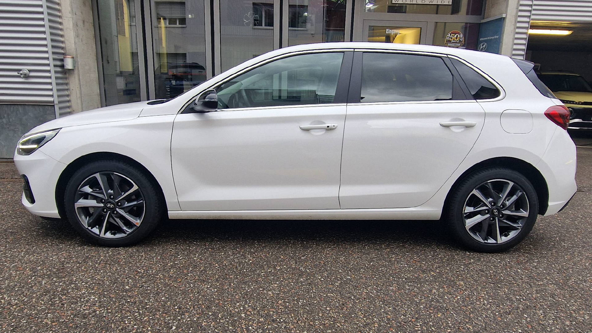 HYUNDAI i30 1.5 T-GDi Vertex-image-1