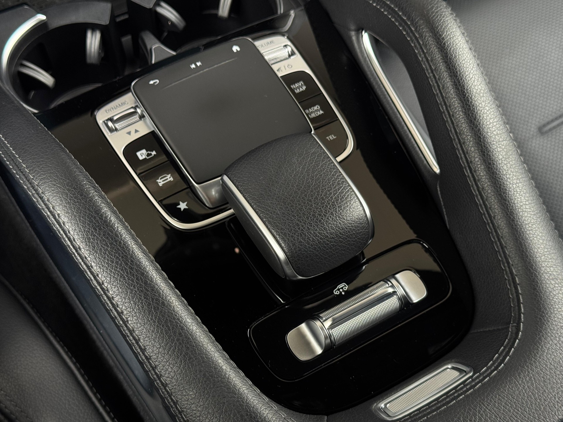MERCEDES-BENZ GLE 400 d 4Matic AMG Line 9G-Tronic 7-Plätzer-image-15