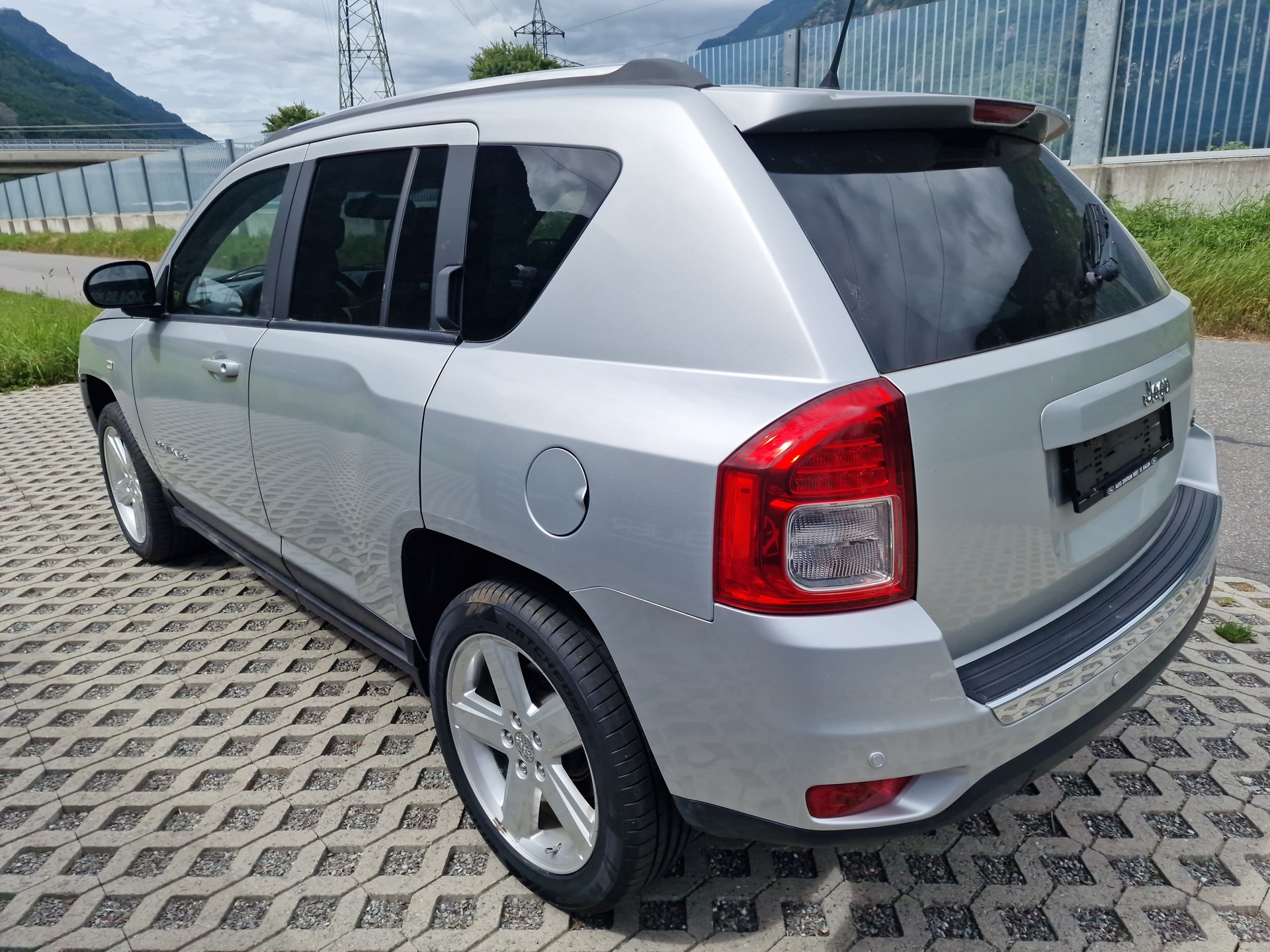 JEEP Compass 2.4 Limited CVT-image-5