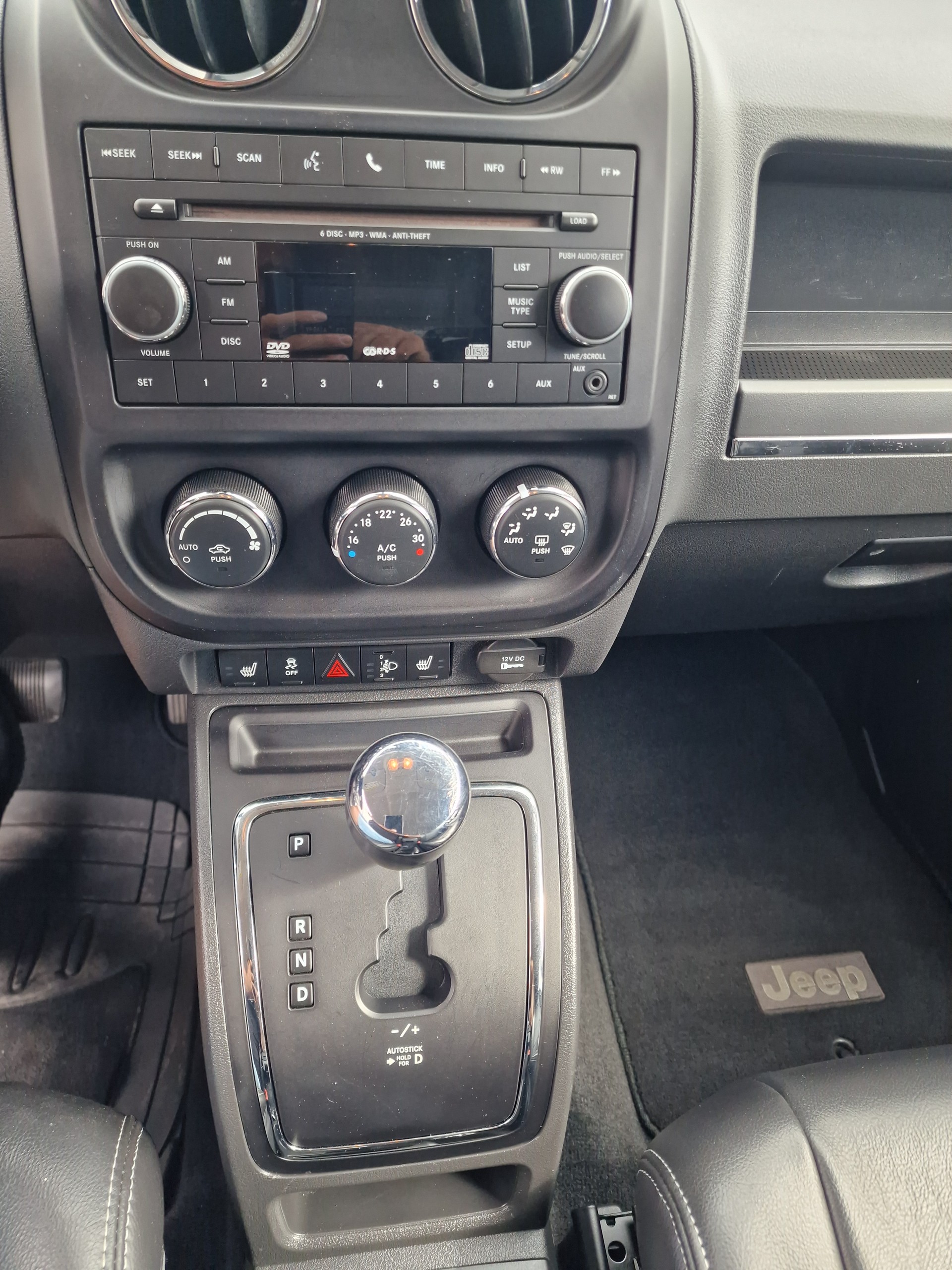 JEEP Compass 2.4 Limited CVT-image-8