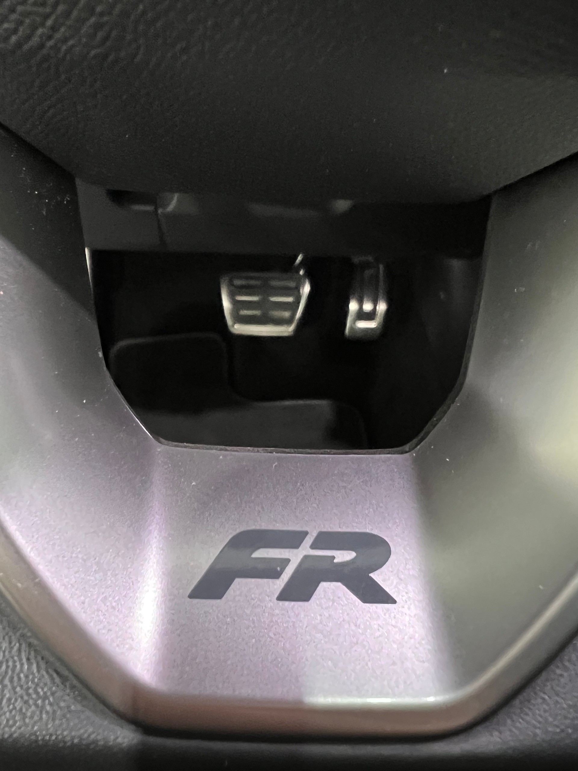 SEAT Tarraco 2.0TSI Move FR 4Drive DSG**Panodach,7-Plätzer,Tempomat ACC,Frisch ab MFK**-image-9