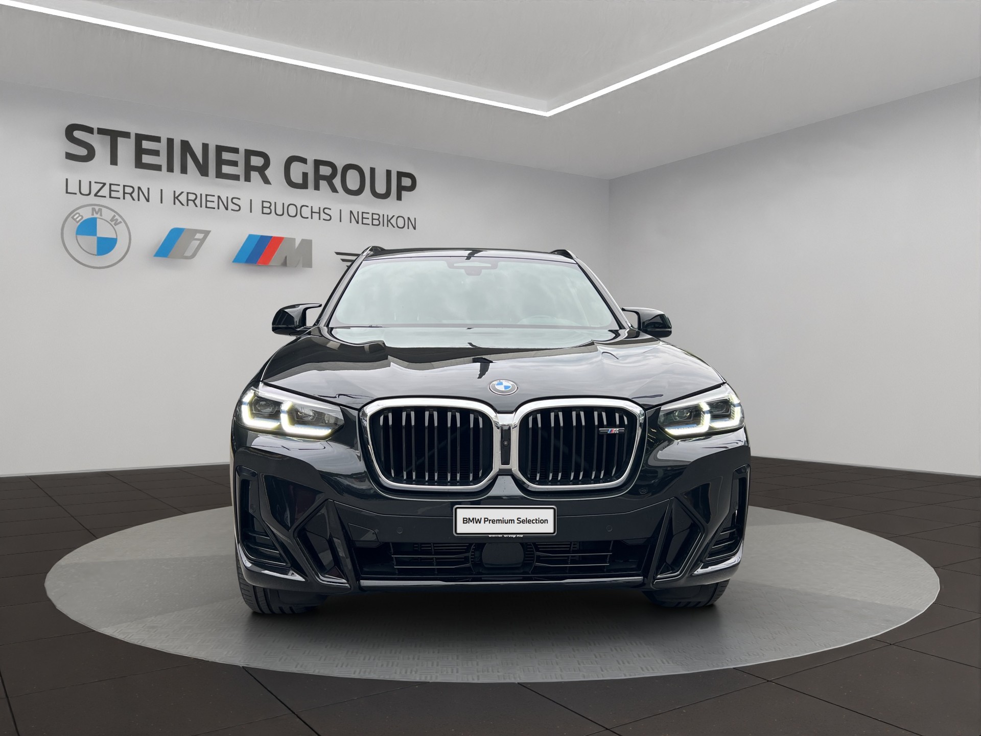 BMW X3 M40i Travel-showroom-element-1