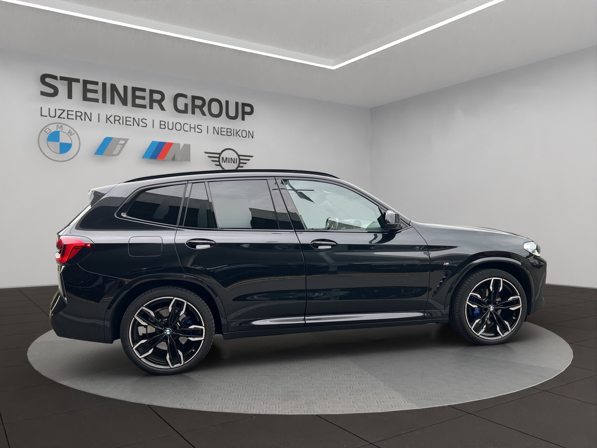 BMW X3 M40i Travel-showroom-element-3