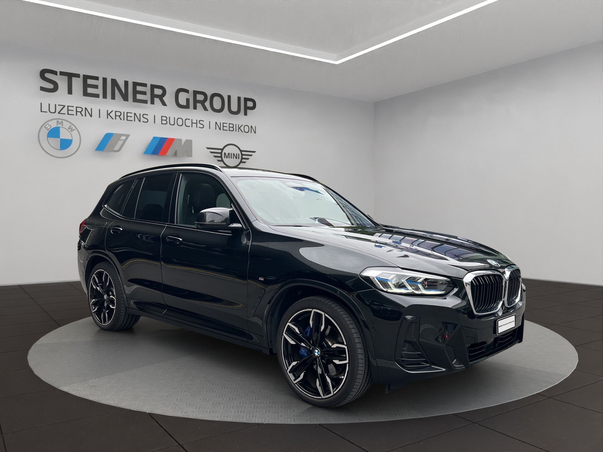BMW X3 M40i Travel-showroom-element-2