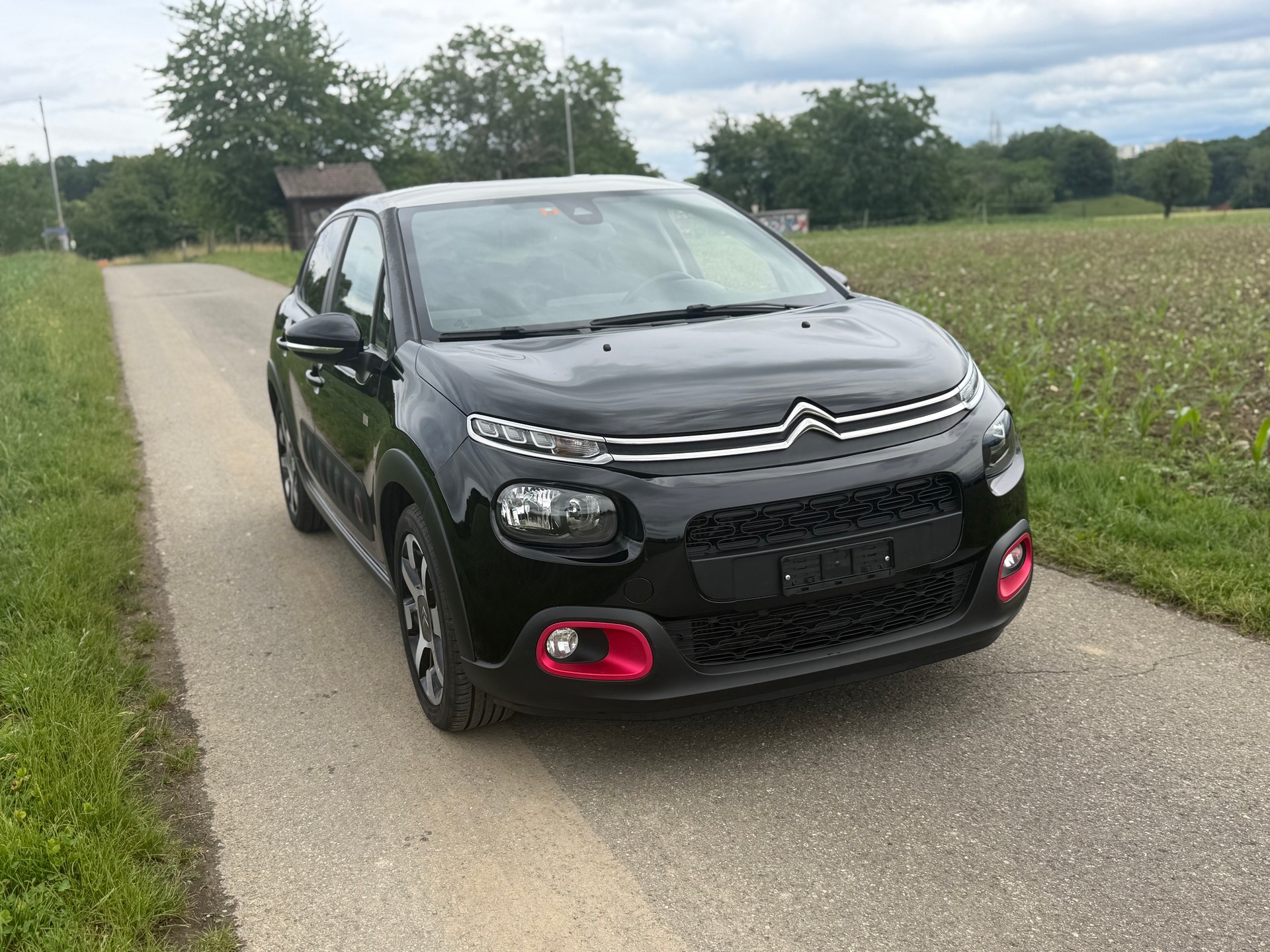 CITROEN C3 1.2i PureTech Elle EAT6-image-1