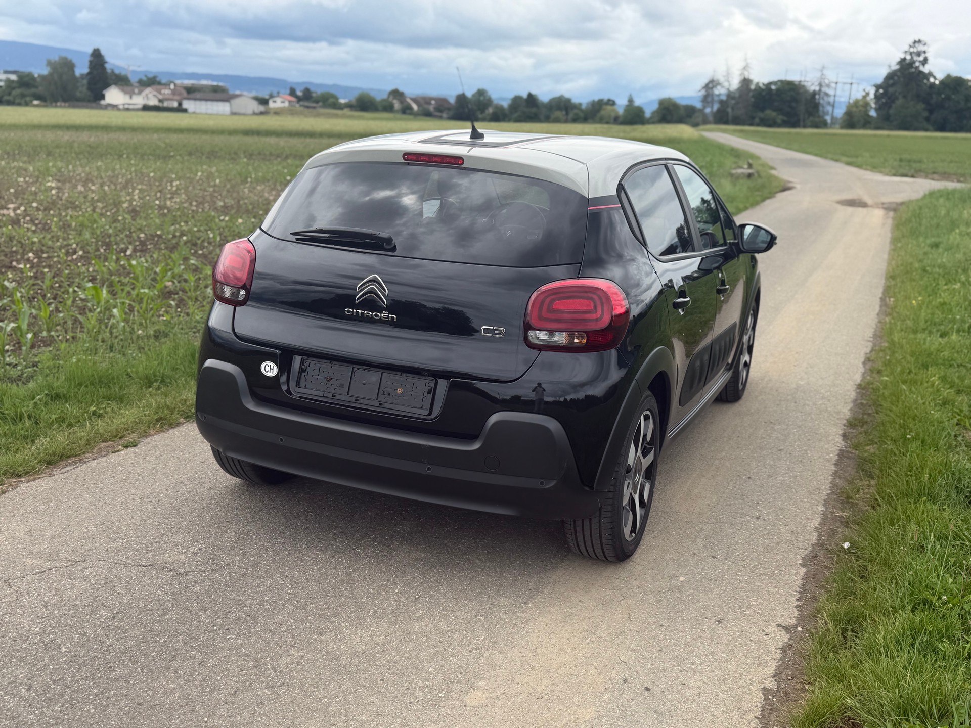CITROEN C3 1.2i PureTech Elle EAT6-image-9