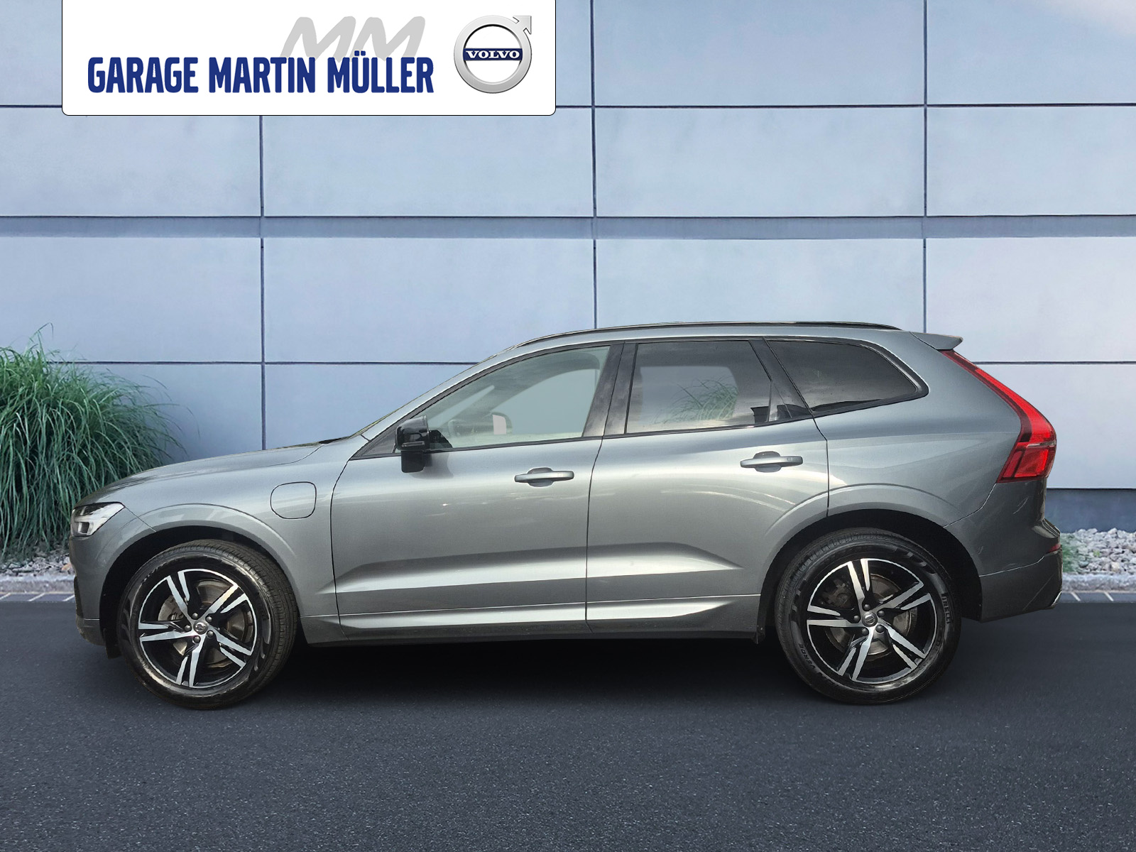 VOLVO XC60 2.0 T8 TE R-Design eAWD-showroom-element-1