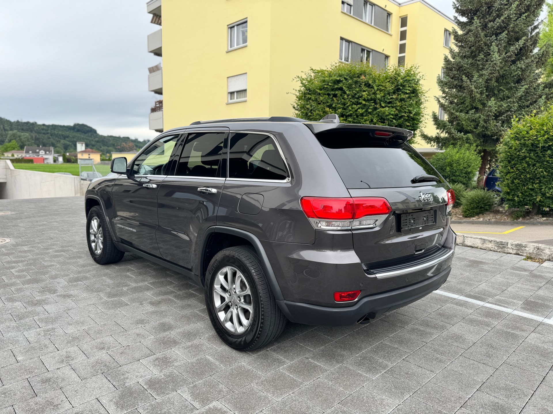 JEEP Grand Cherokee 3.0 CRD Platium Edition Anhängerkupplung 3500 Kg-showroom-element-2