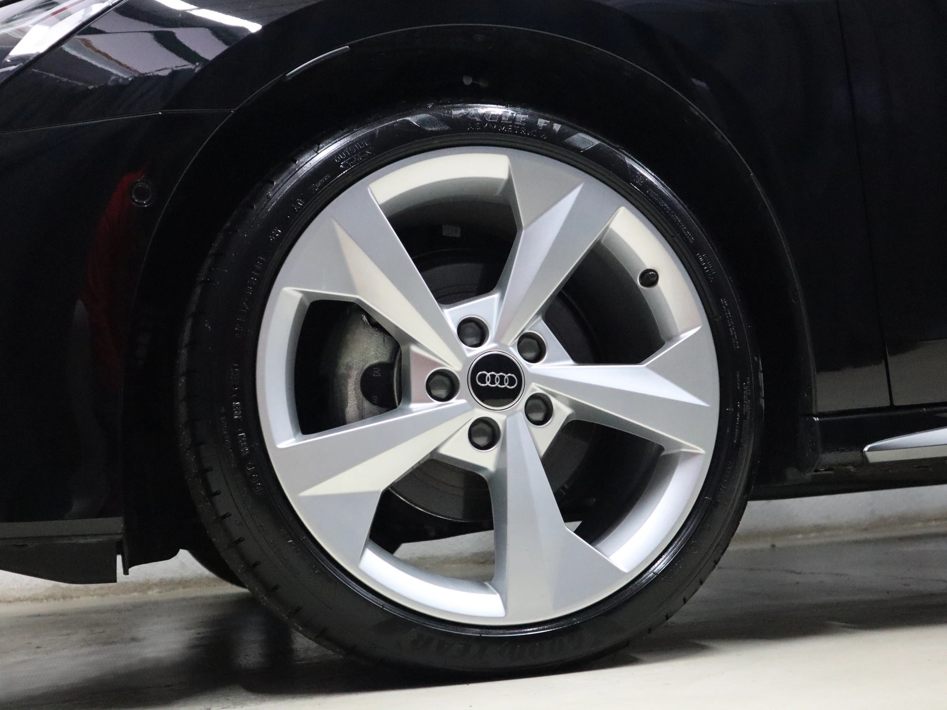 AUDI A3 Sportback 35 TFSI S Line S-tronic - Panorama - Matrix LED - Sportsitze - SONOS - Kamera - 150 PS-image-6