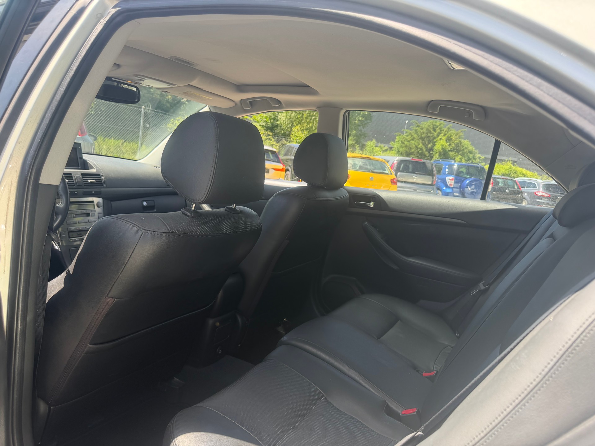 TOYOTA Avensis 2.0 D4 VVT-i Linea Sol Liftback-image-4