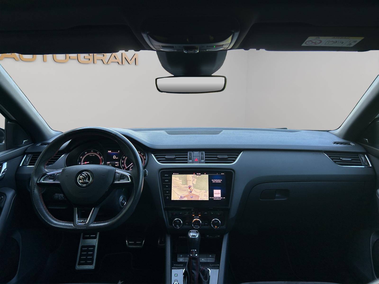 SKODA Octavia Combi 2.0 TSI RS 245 DSG-image-13