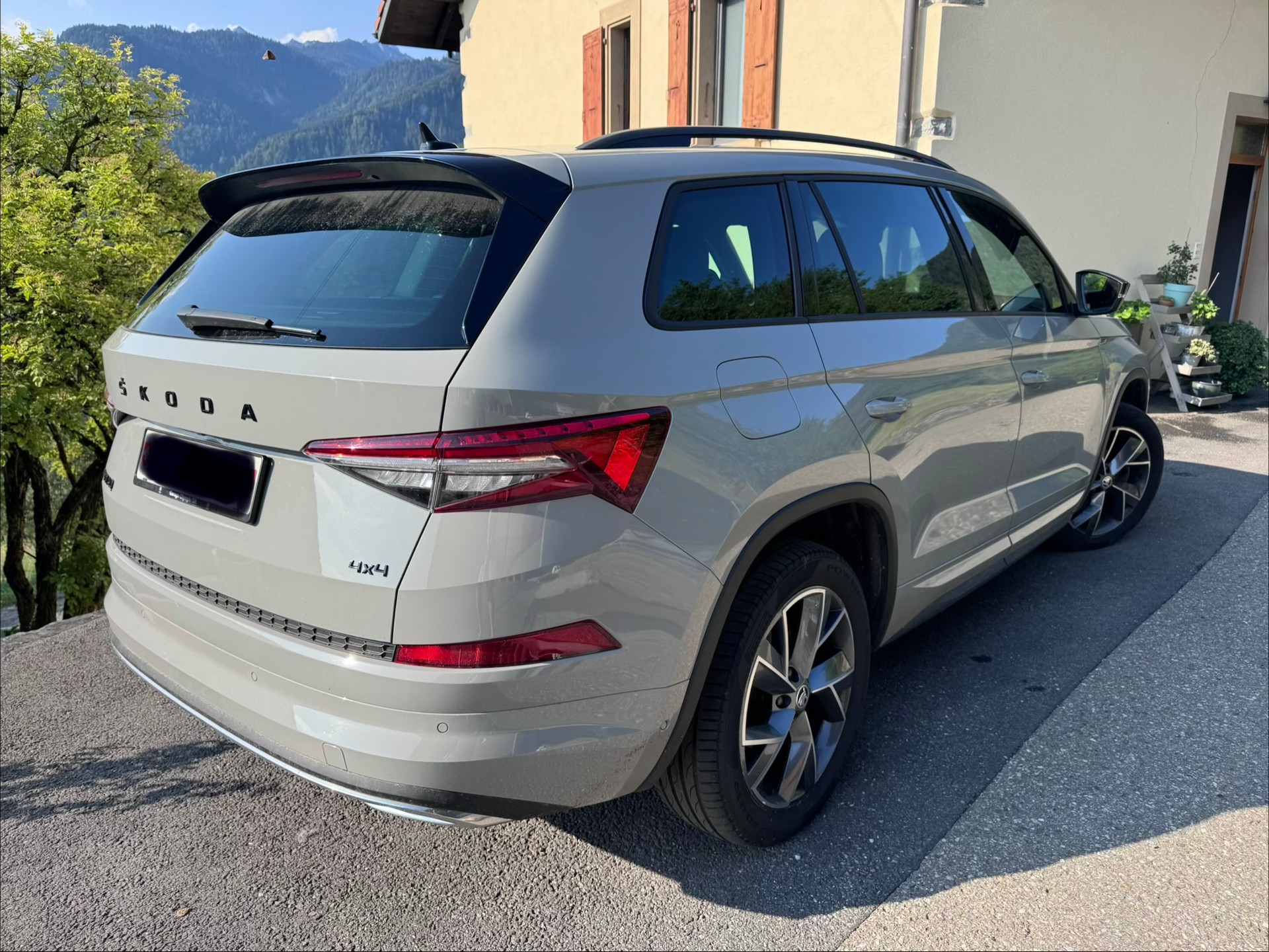 SKODA 2.0 TSI Sportline DSG-image-1