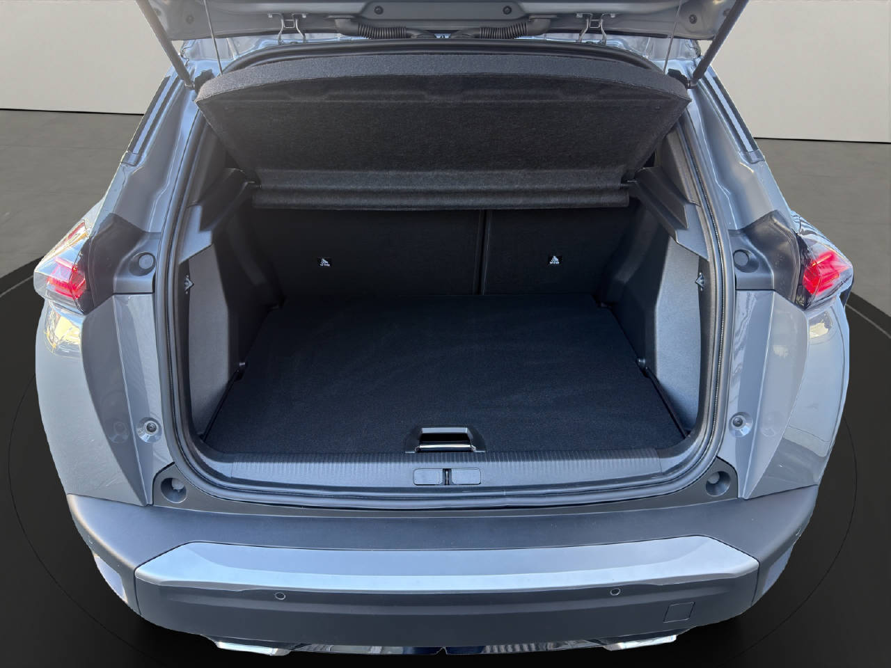 PEUGEOT 2008 1.2 Hybrid 145 PS GT-image-15
