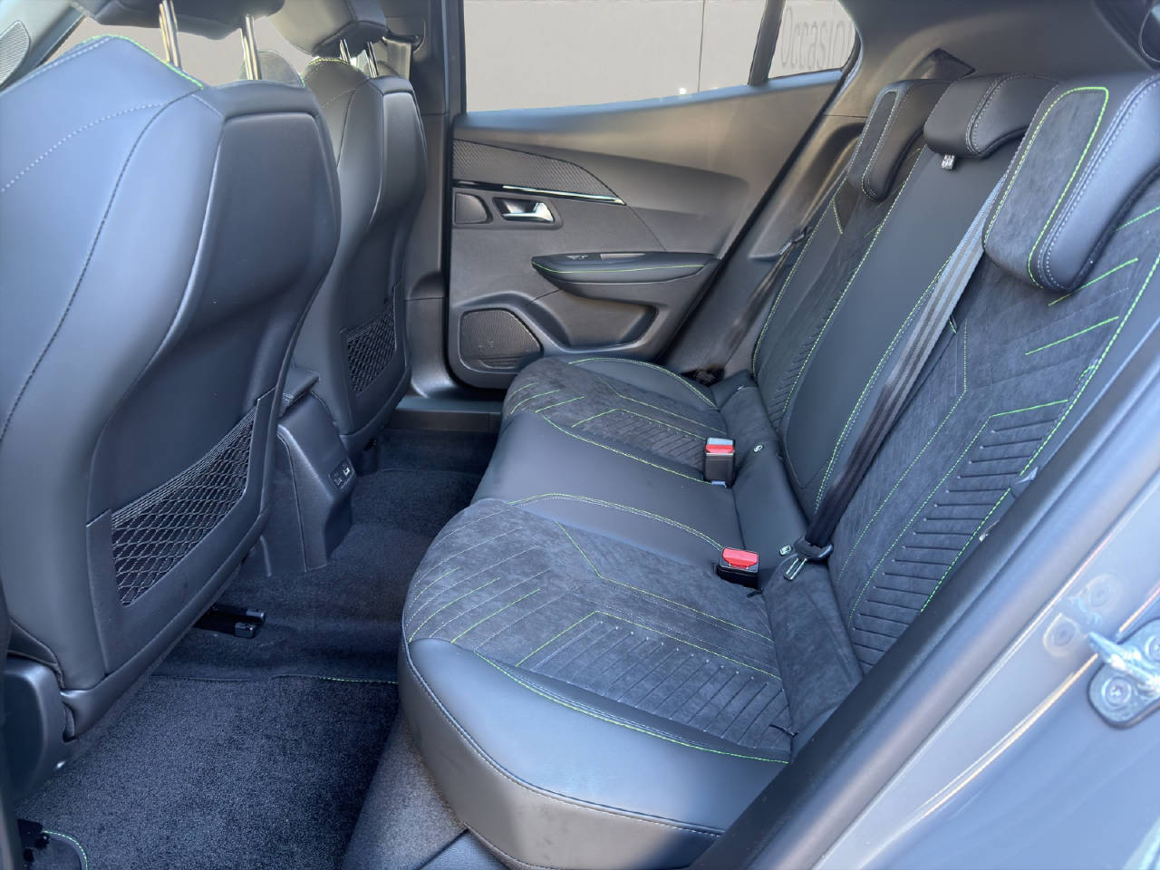 PEUGEOT 2008 1.2 Hybrid 145 PS GT-image-5