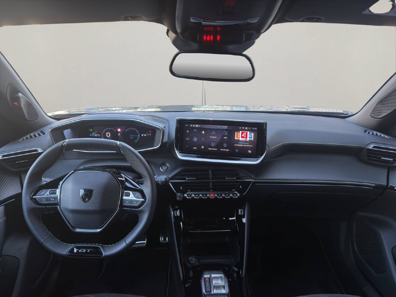 PEUGEOT 2008 1.2 Hybrid 145 PS GT-image-6