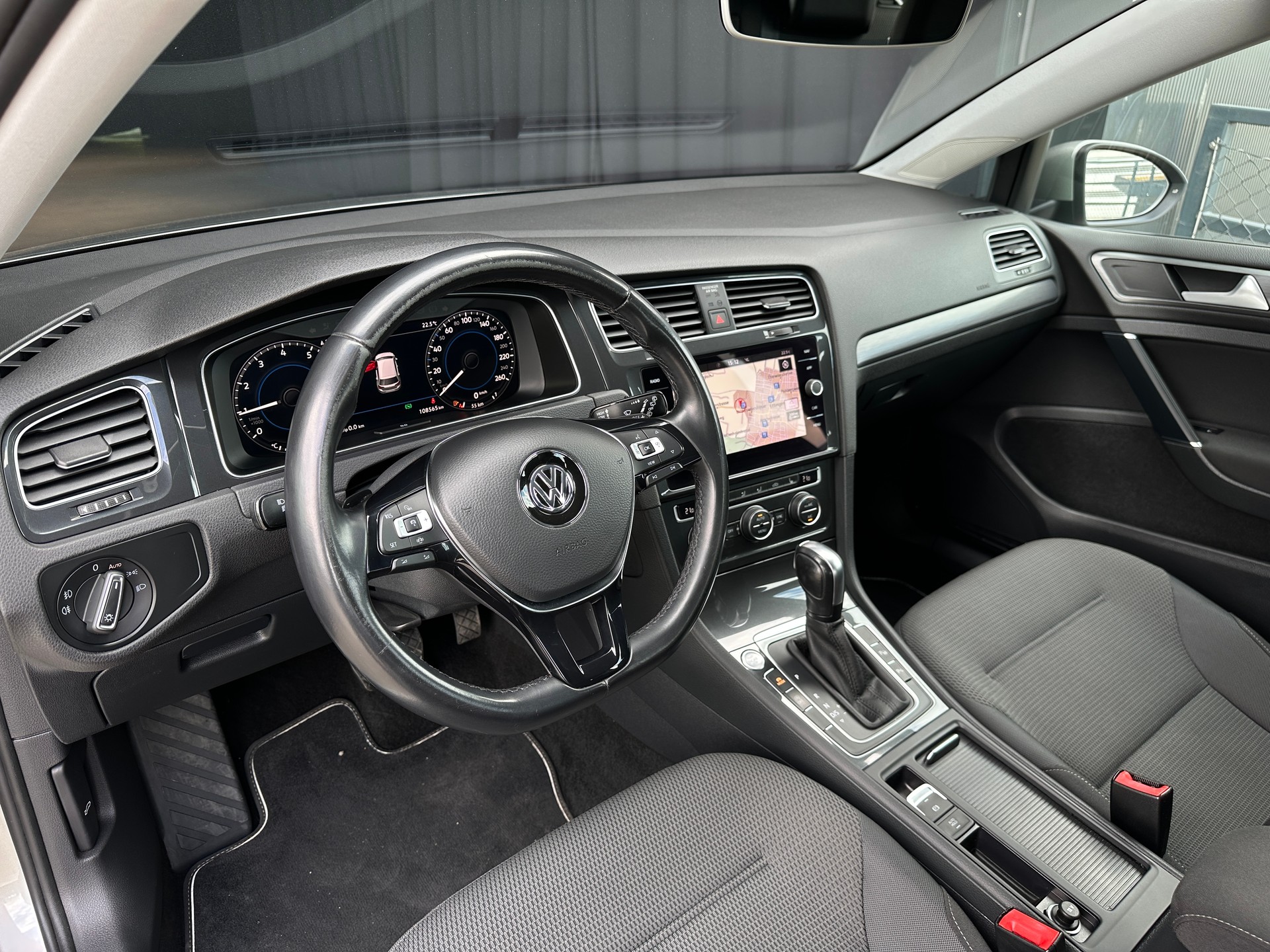 VW Golf 1.5 TSI EVO Comfortline DSG-image-12