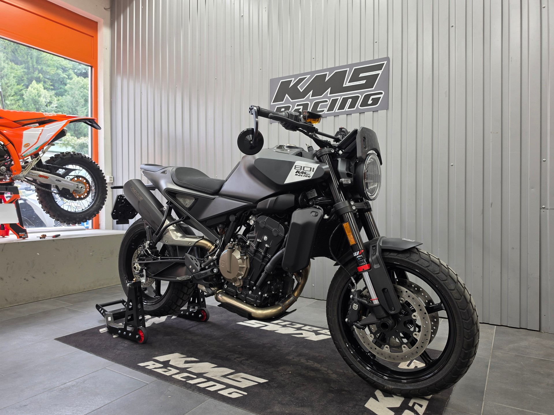 HUSQVARNA SVARTPILEN 801-image-3